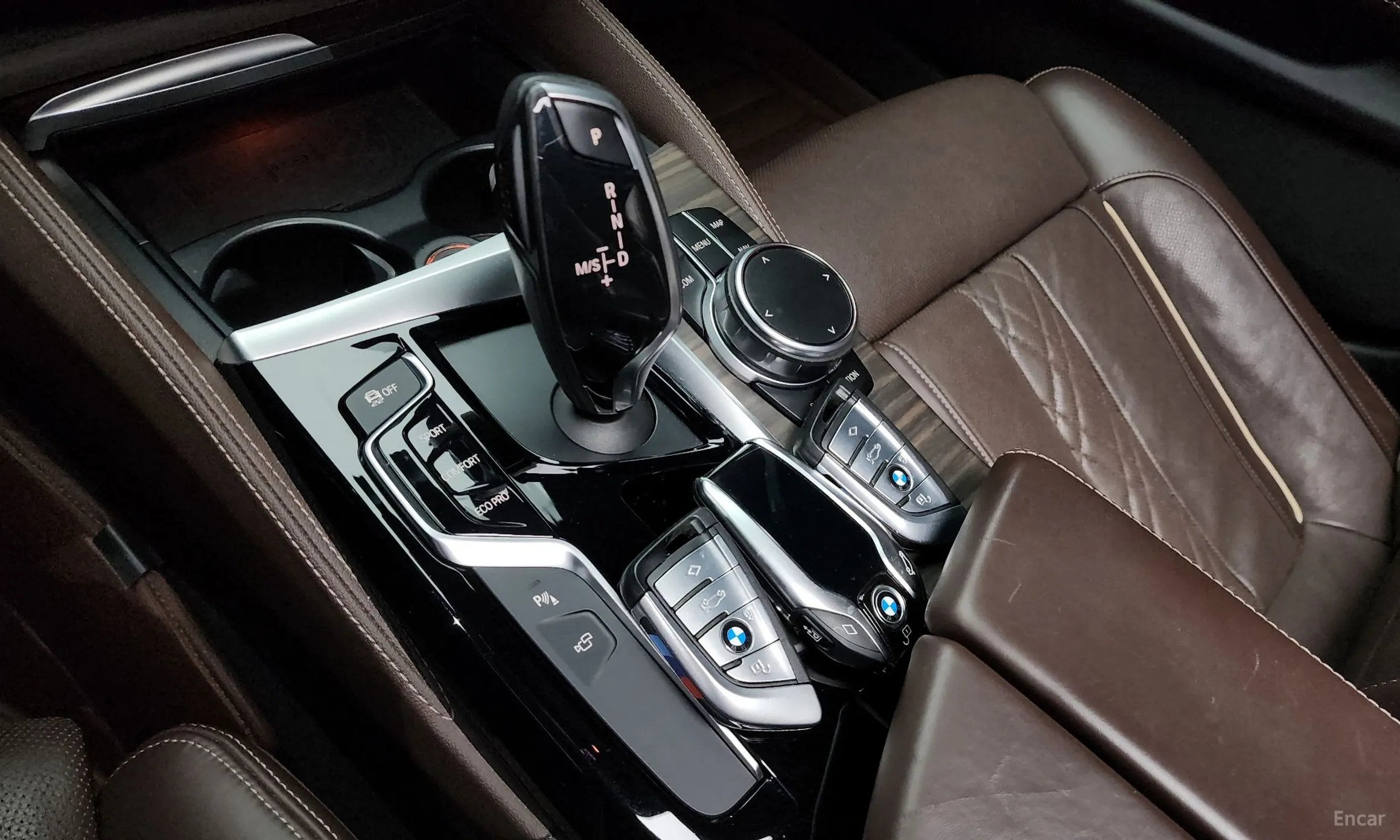 BMW 5 Series (G30) превью 9