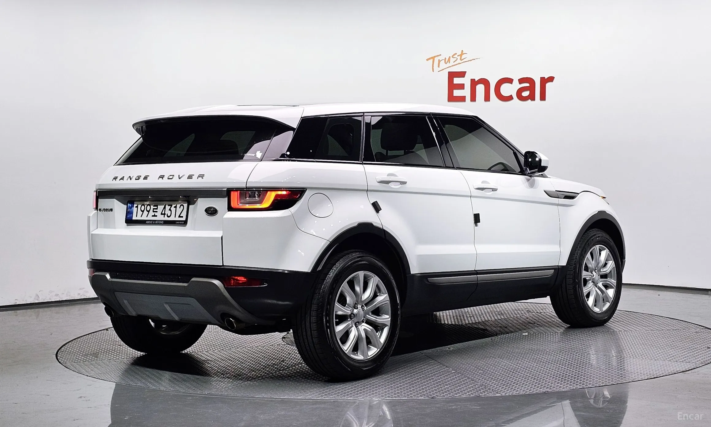 Land Rover Range Rover Evoque превью 2