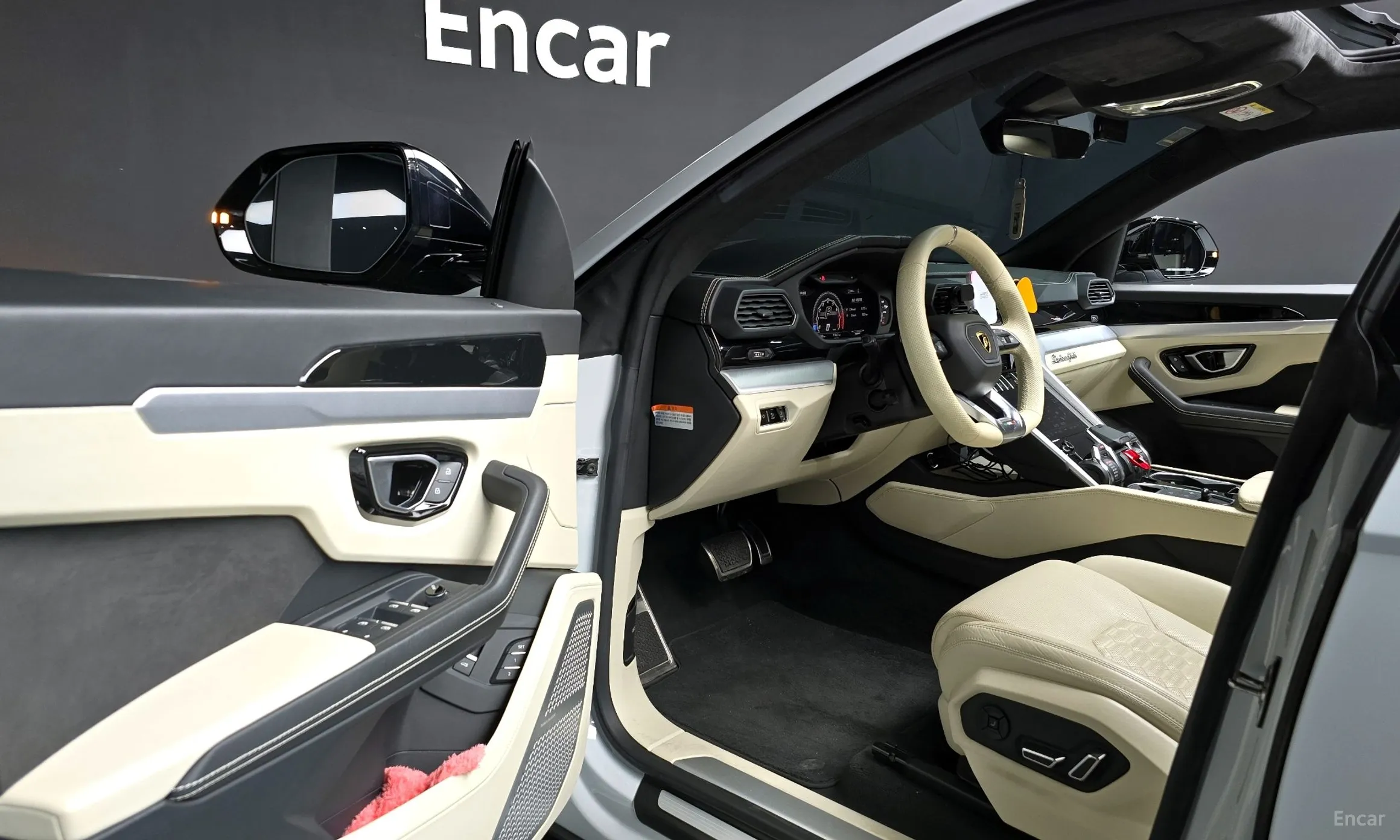 Lamborghini Urus превью 11