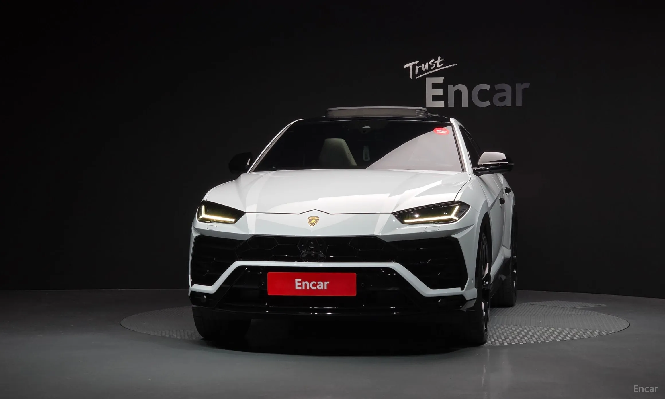Lamborghini Urus превью 3