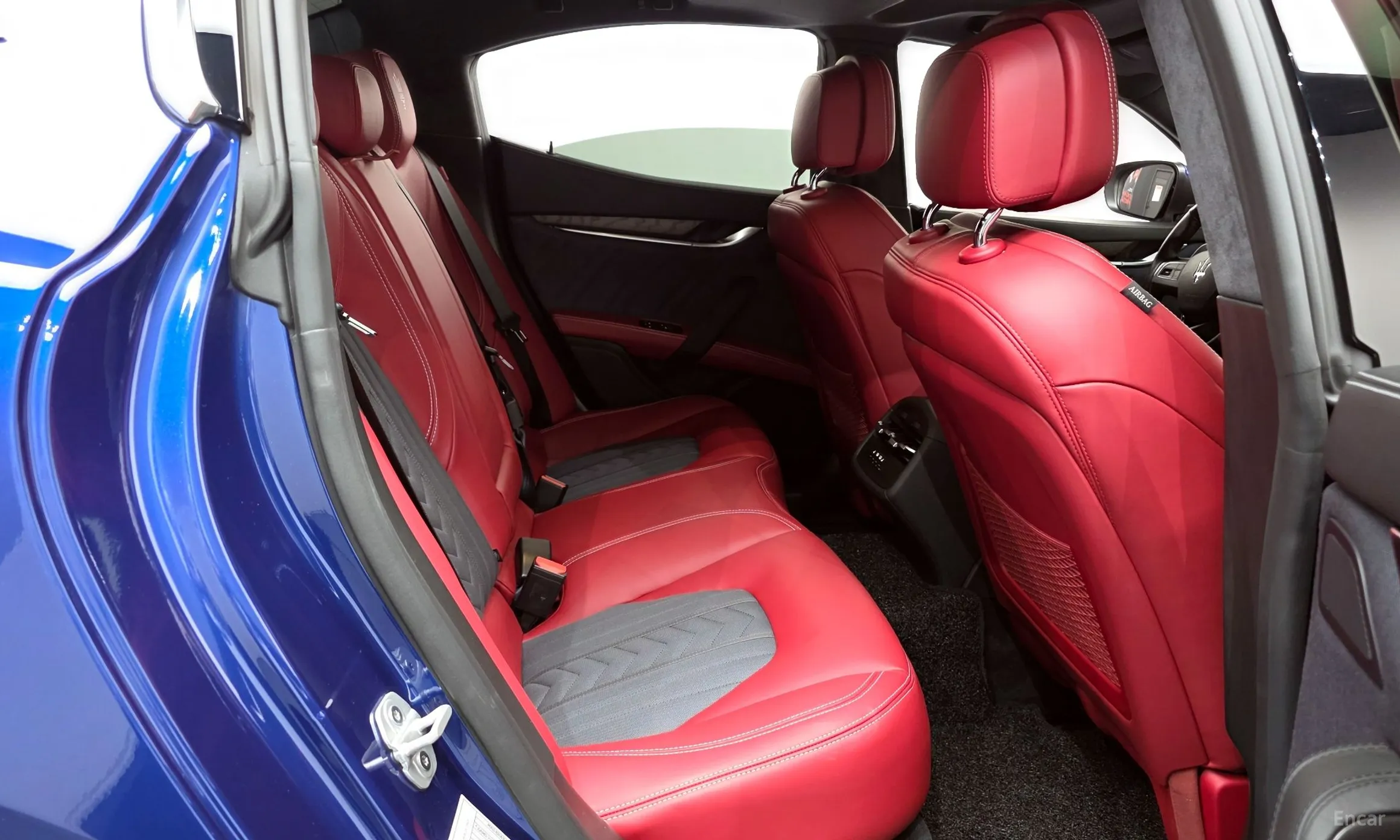 Maserati Ghibli превью 12