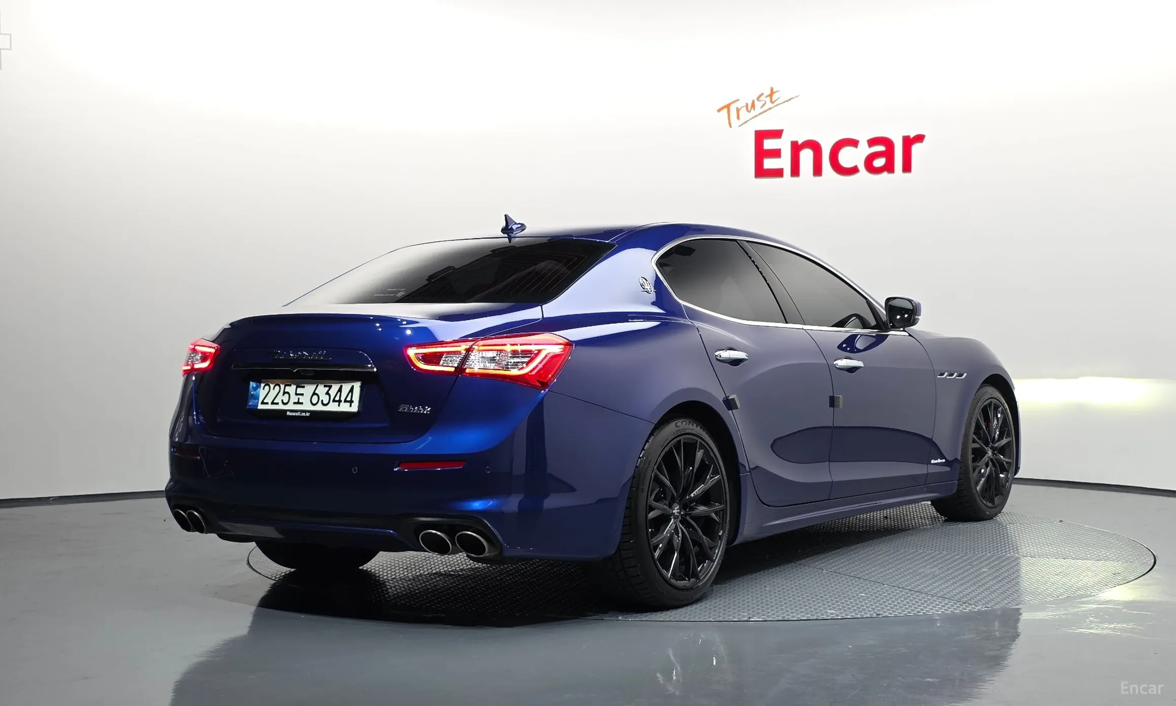 Maserati Ghibli превью 2