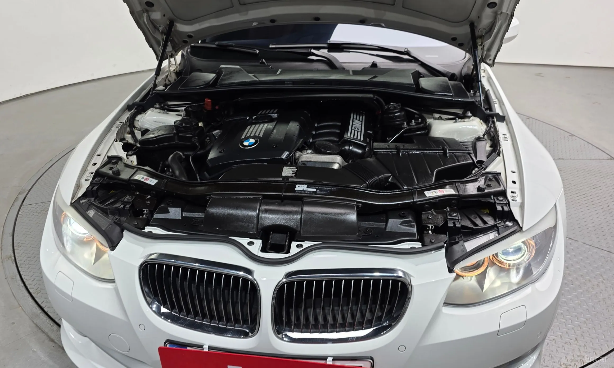 BMW 3 Series (E90) превью 6