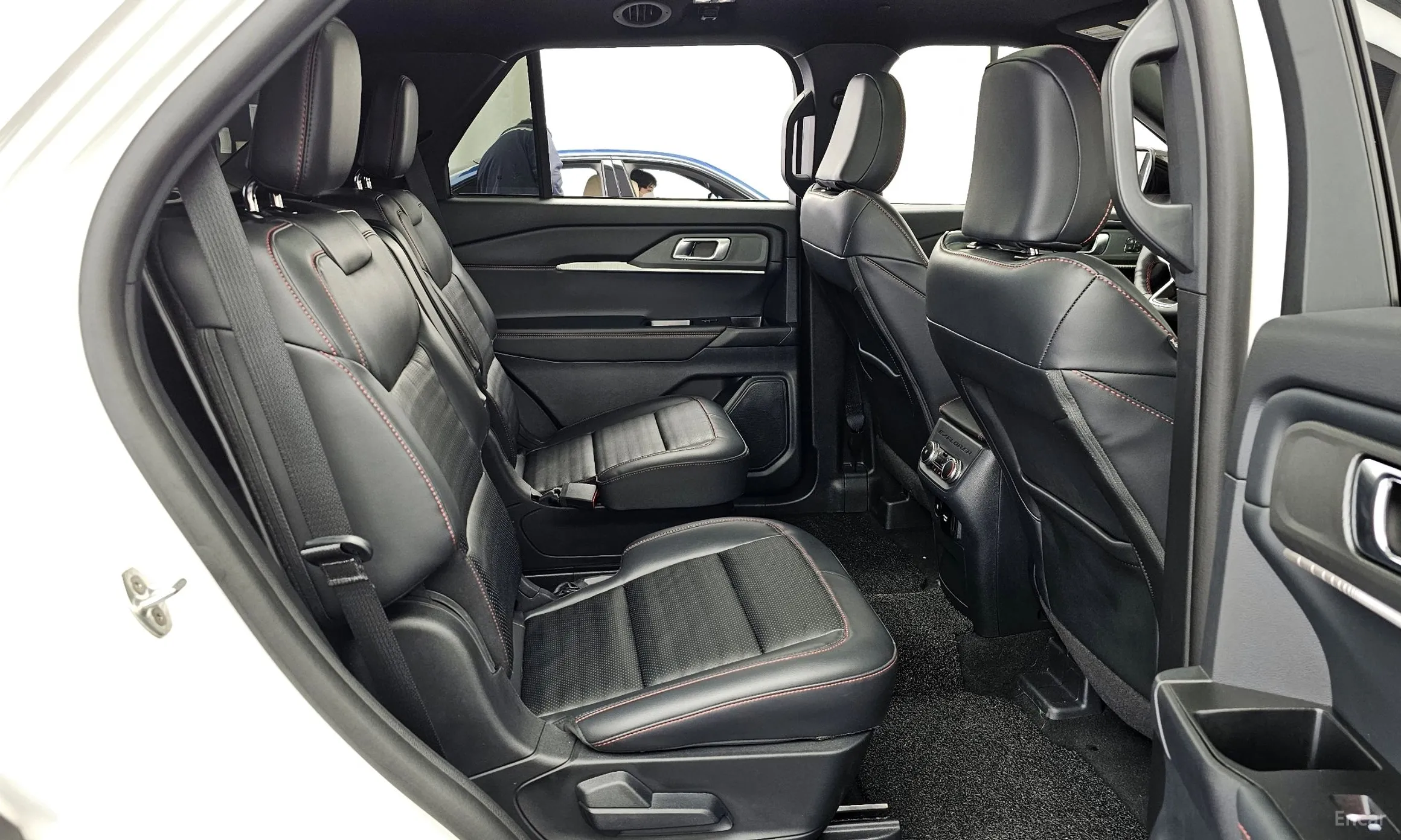 Ford Explorer 6th Generation превью 12