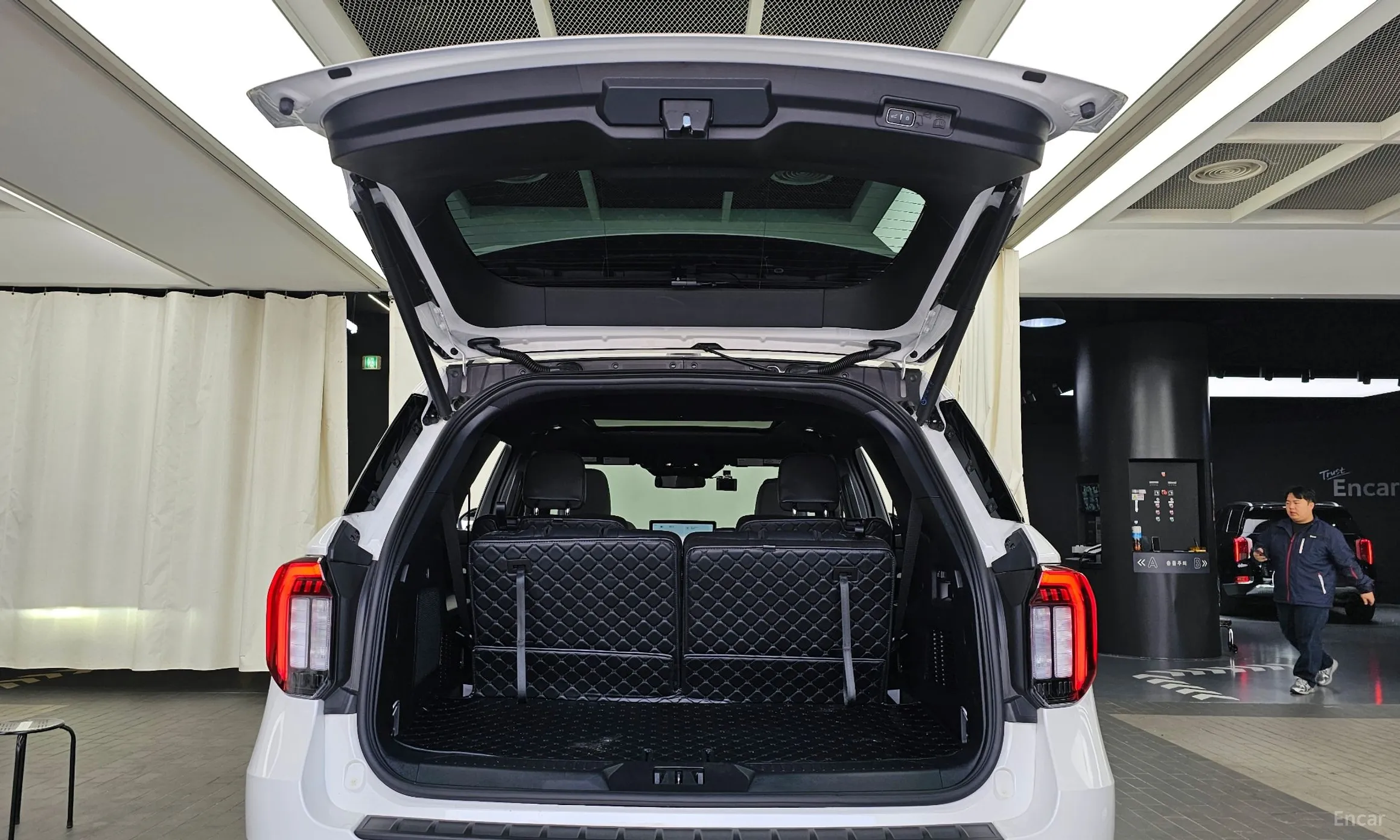 Ford Explorer 6th Generation превью 20