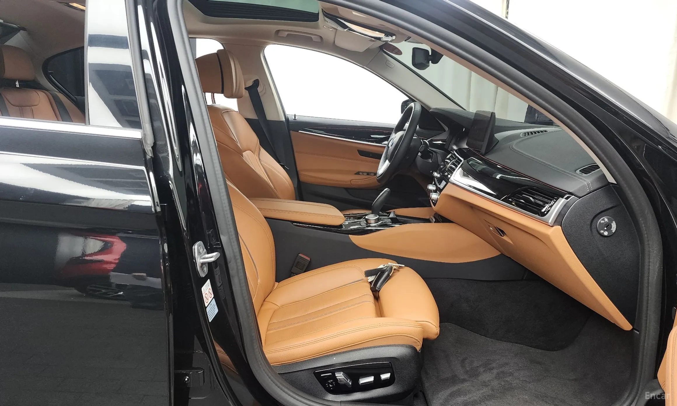 BMW 5 Series (G30) превью 11