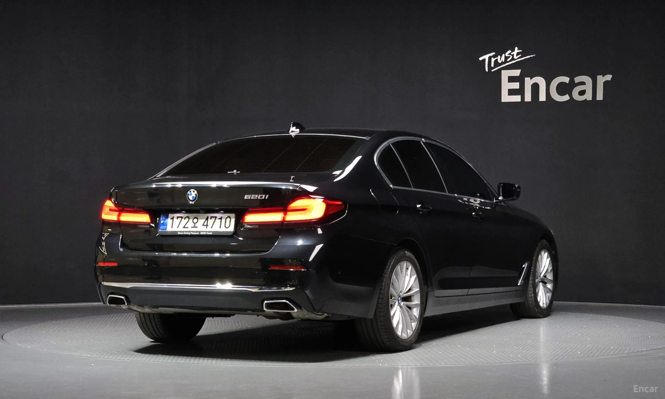 BMW 5 Series (G30) превью 2