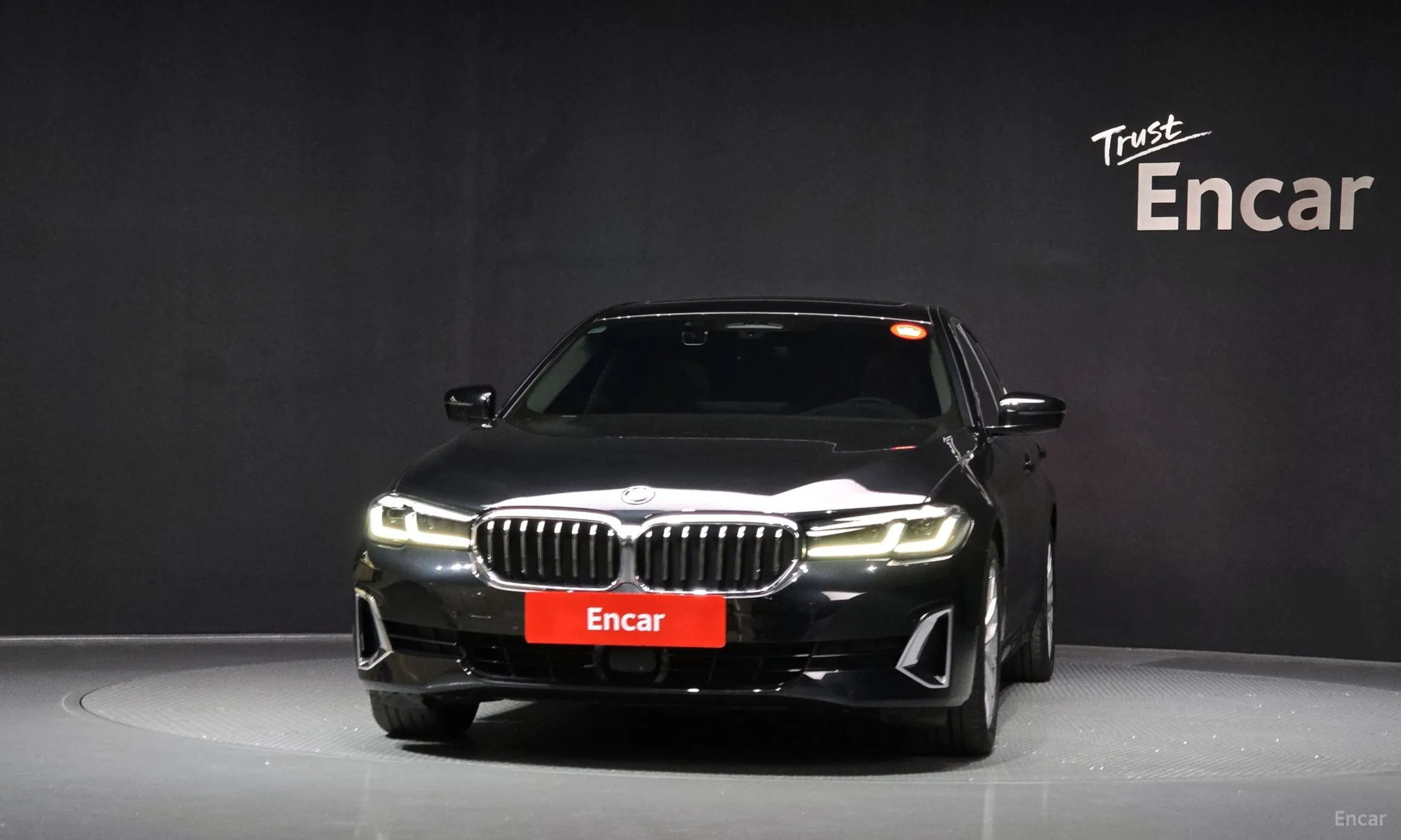BMW 5 Series (G30) превью 3