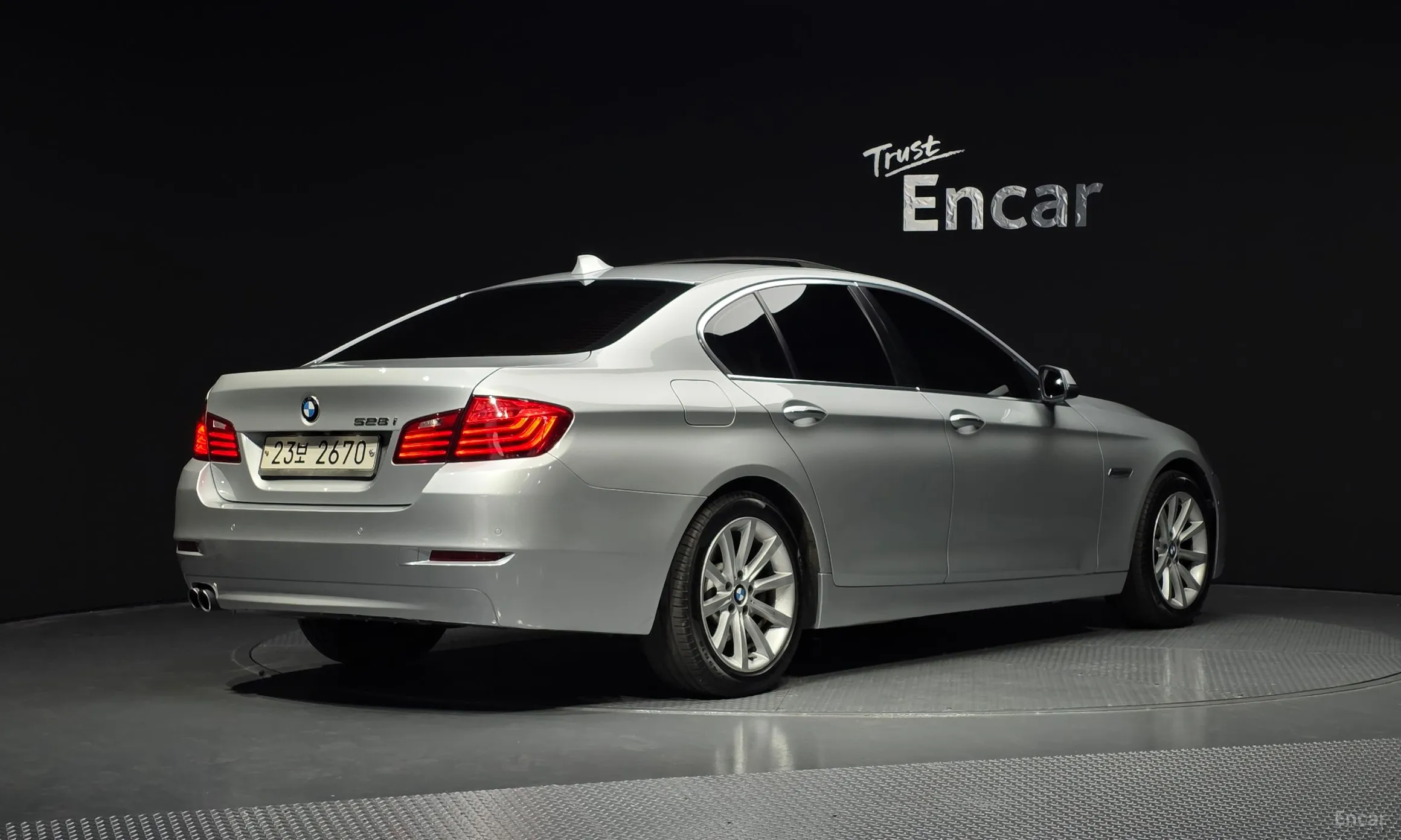 BMW 5 Series (F10) превью 2