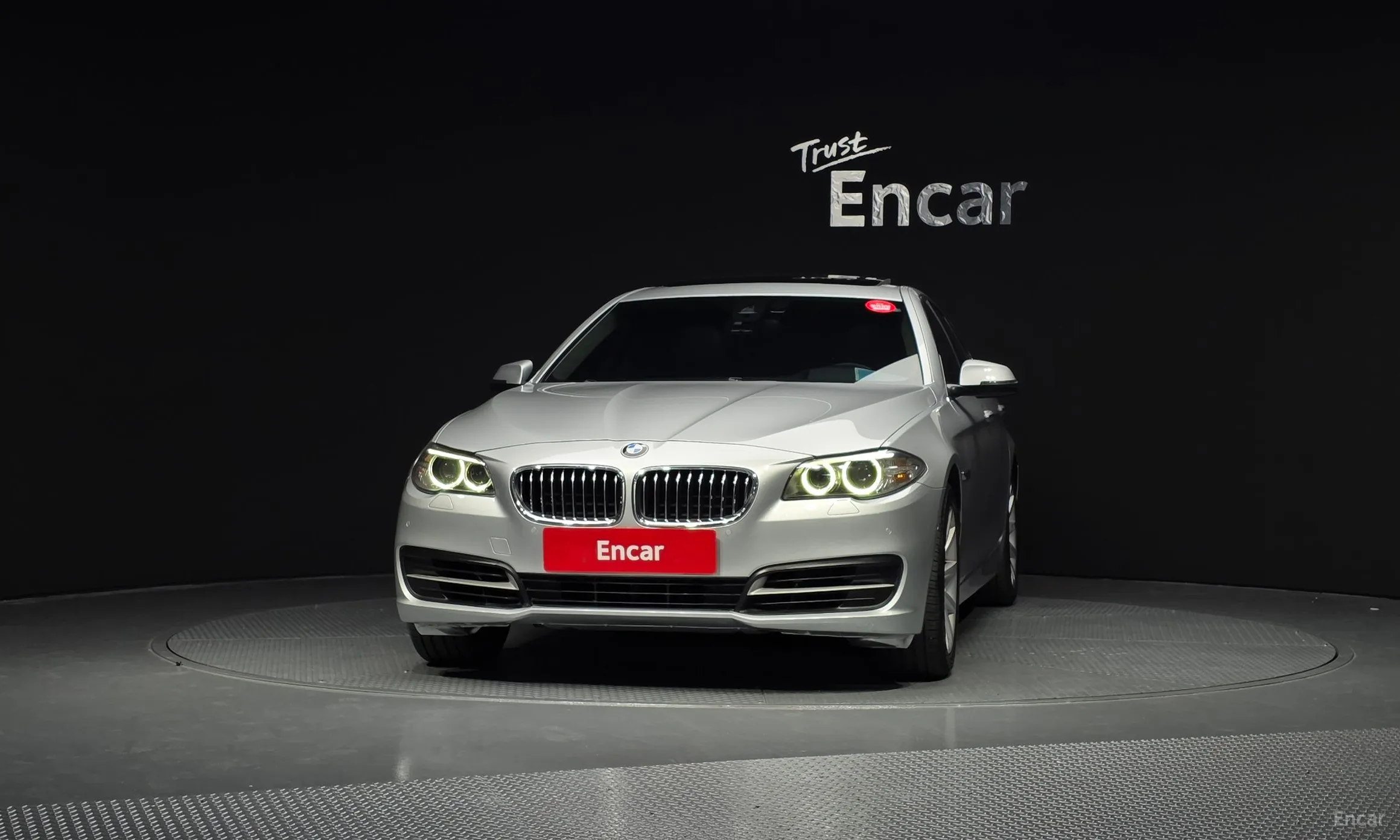 BMW 5 Series (F10) превью 3
