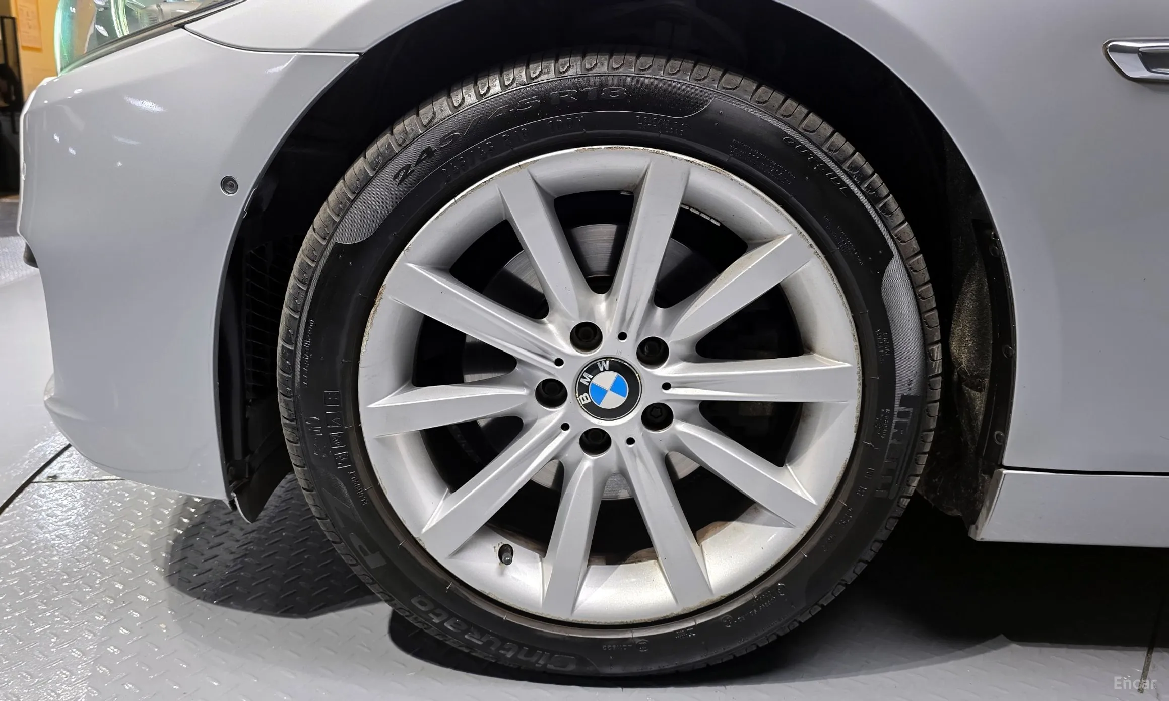 BMW 5 Series (F10) превью 5