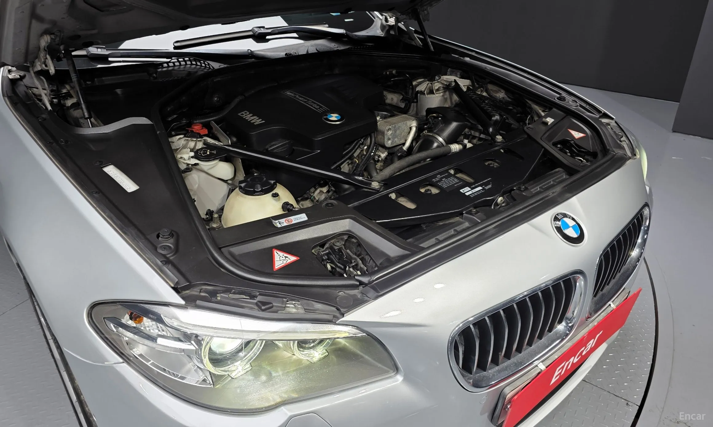 BMW 5 Series (F10) превью 6