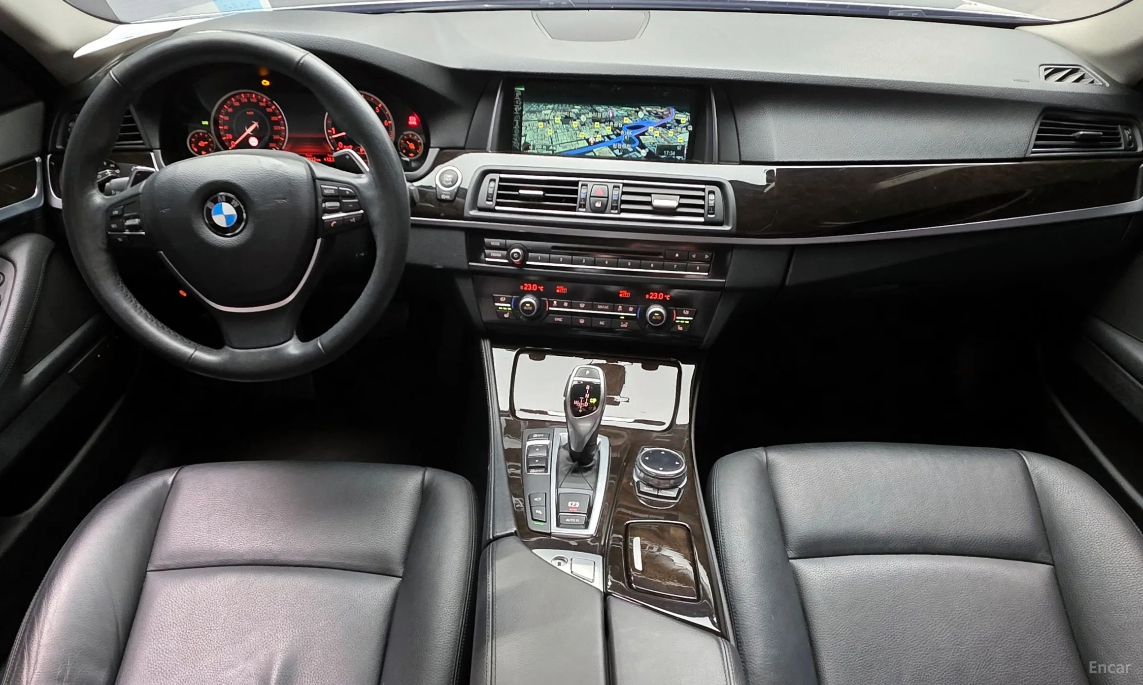 BMW 5 Series (F10) превью 7