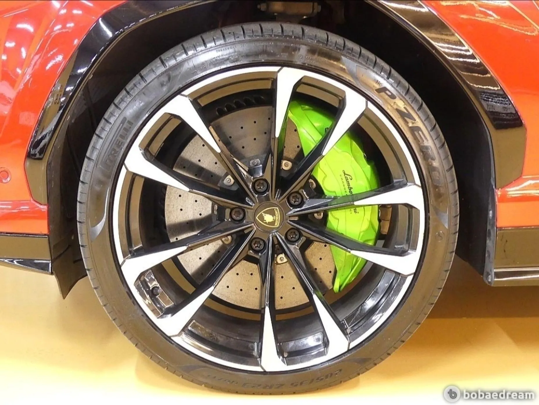 Lamborghini Urus превью 8