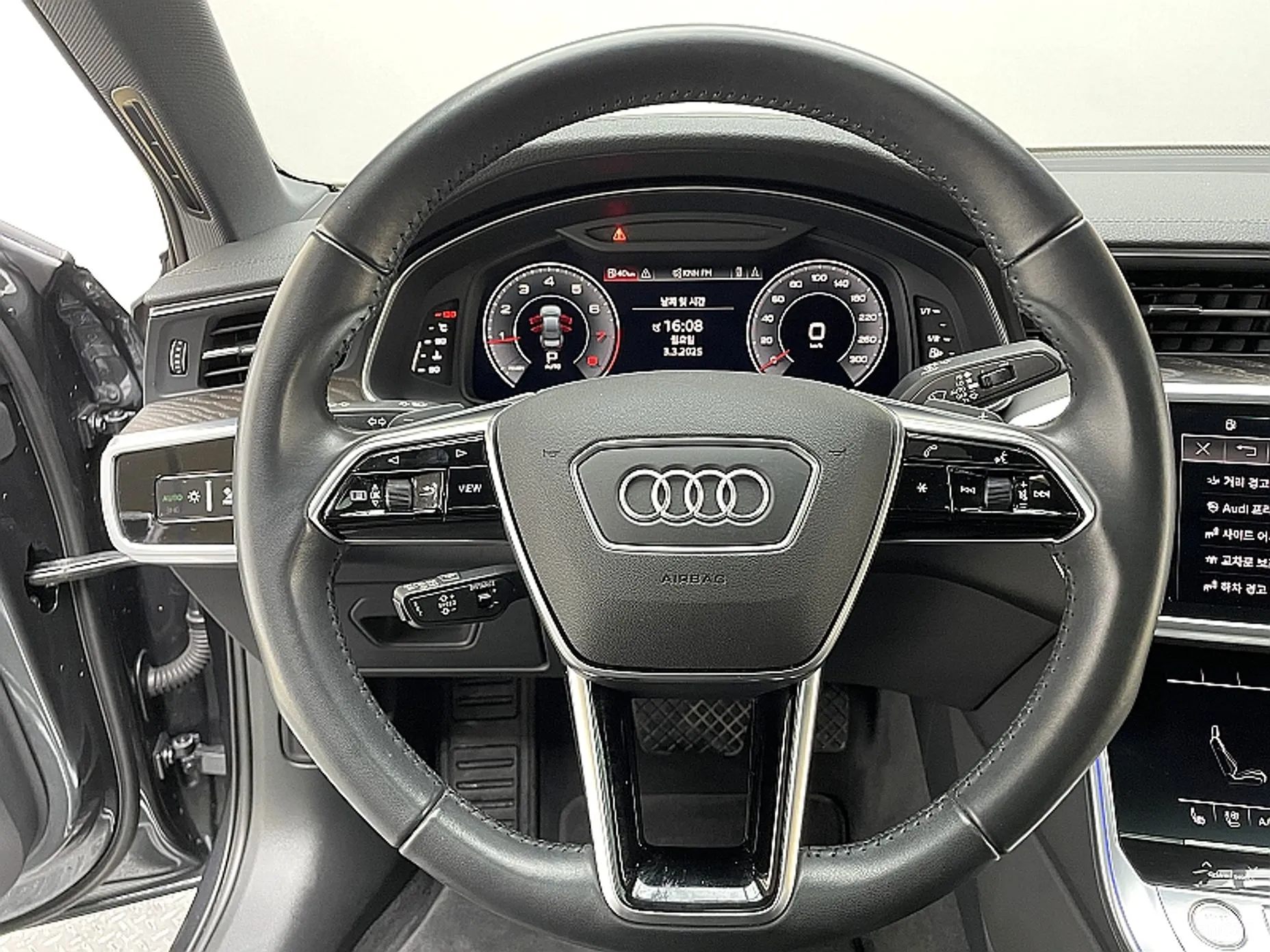 Audi A6 (C8) превью 11