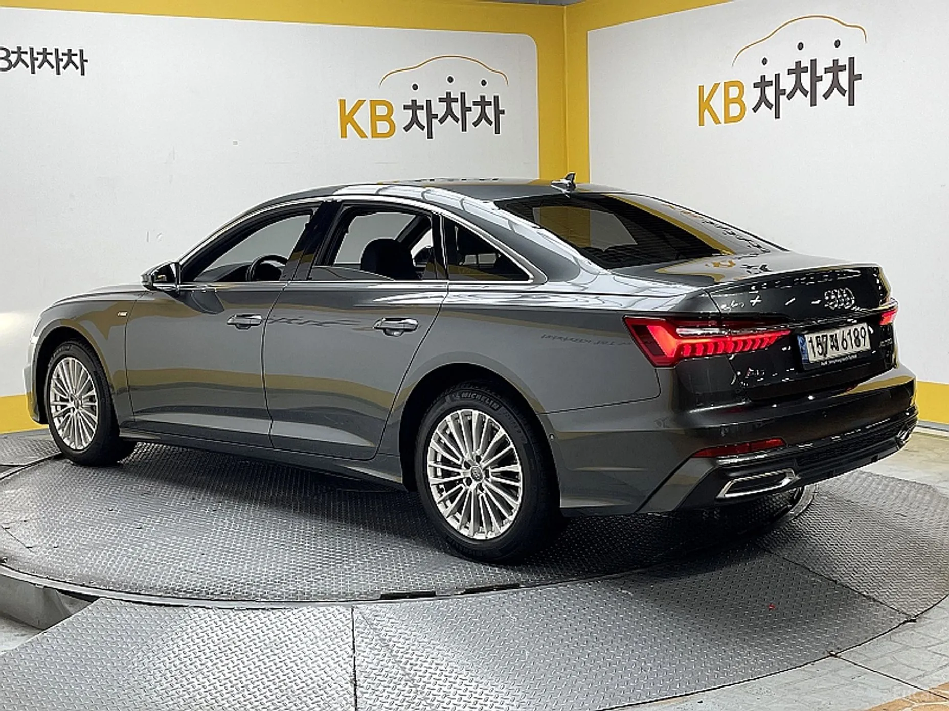 Audi A6 (C8)