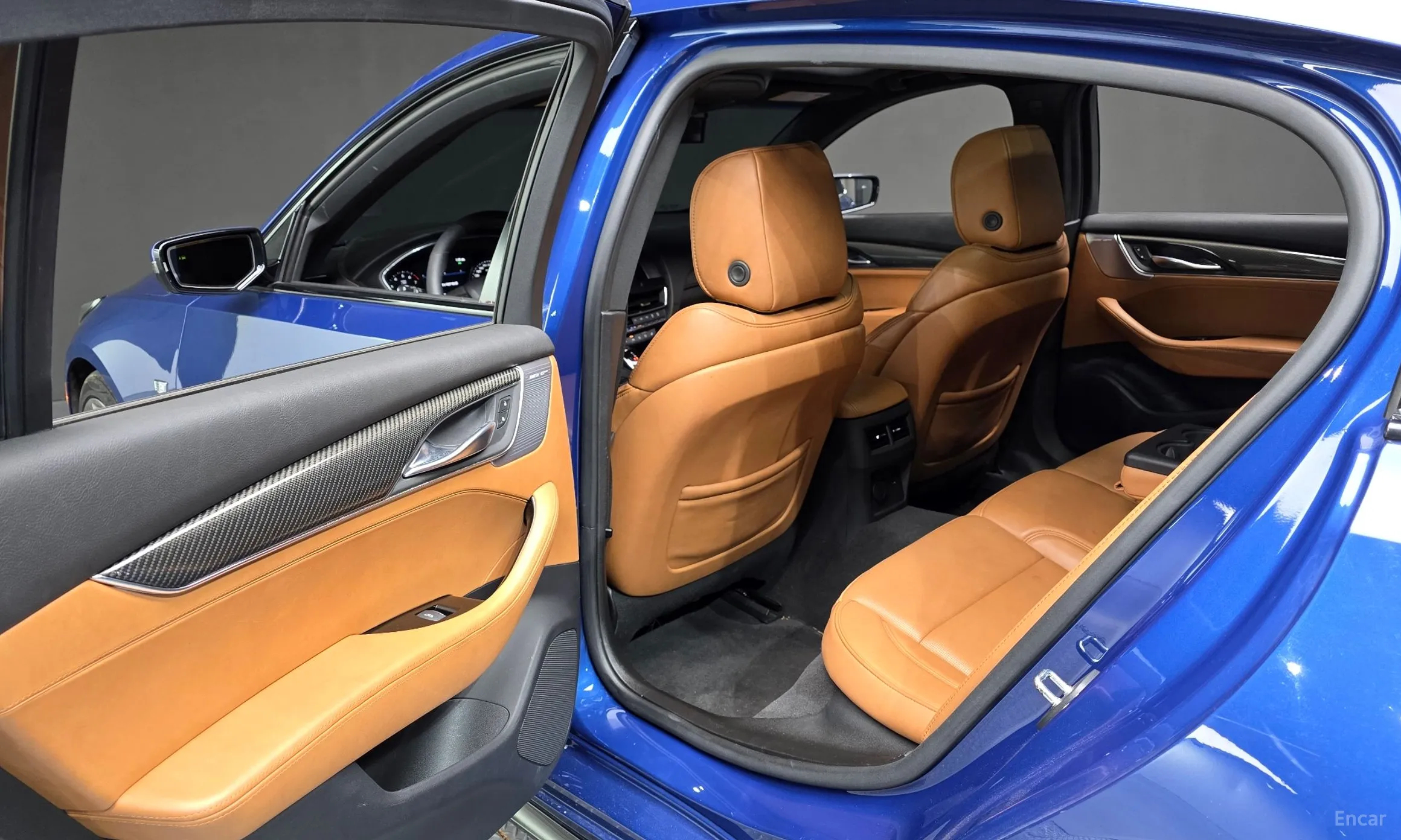 Cadillac CT5 превью 18