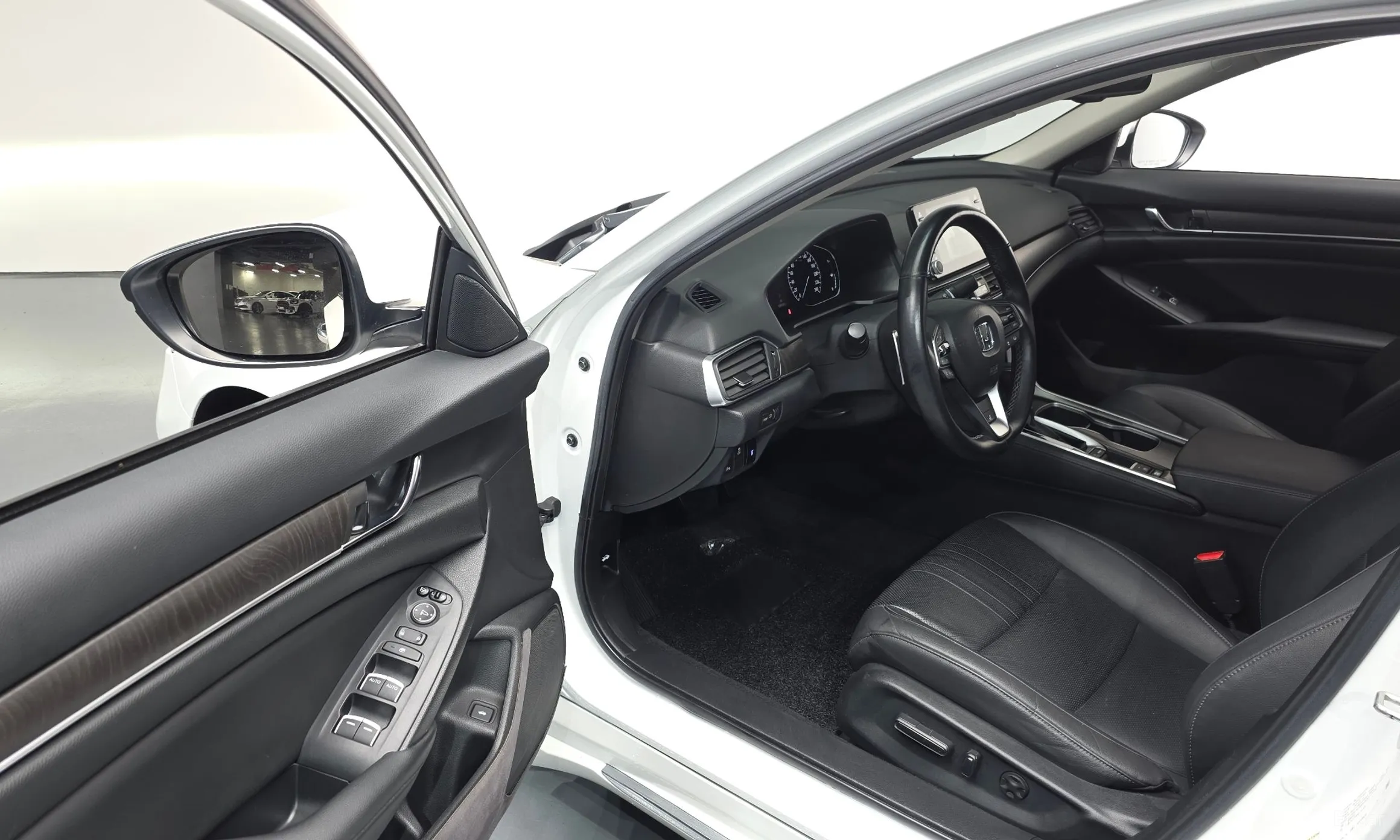 Honda Accord 10th Generation превью 11