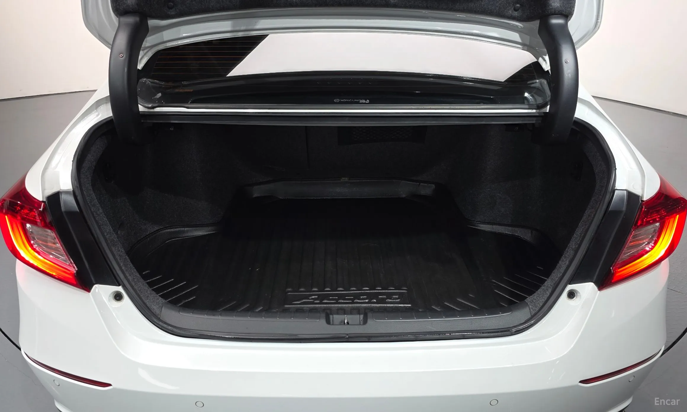 Honda Accord 10th Generation превью 20