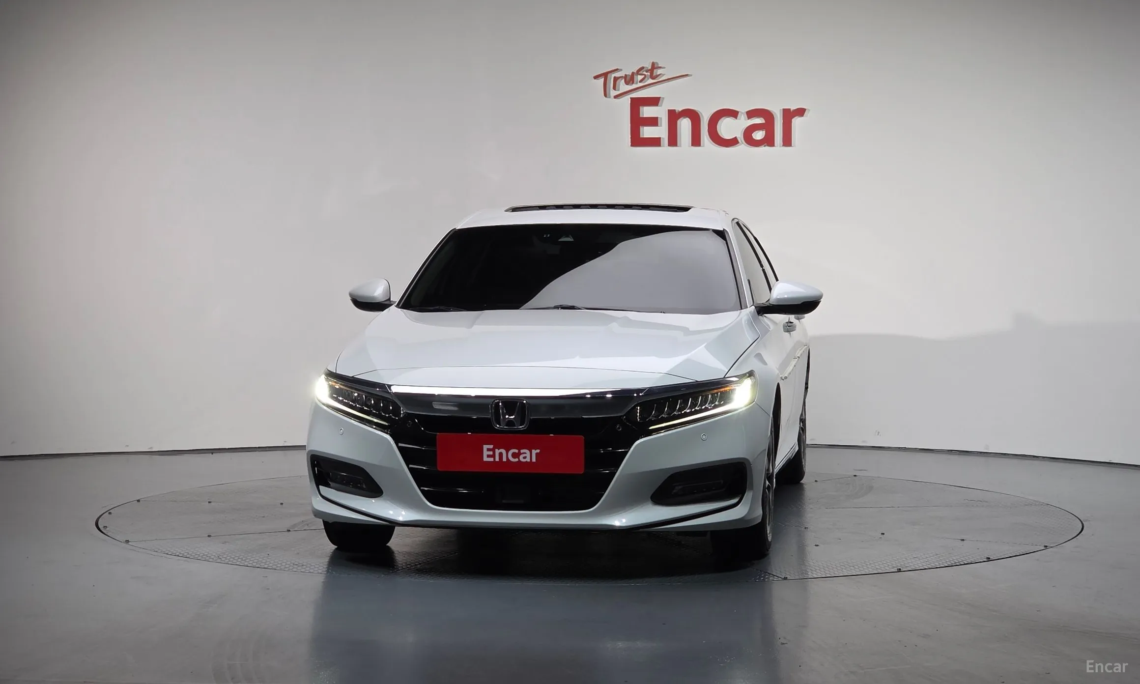 Honda Accord 10th Generation превью 3