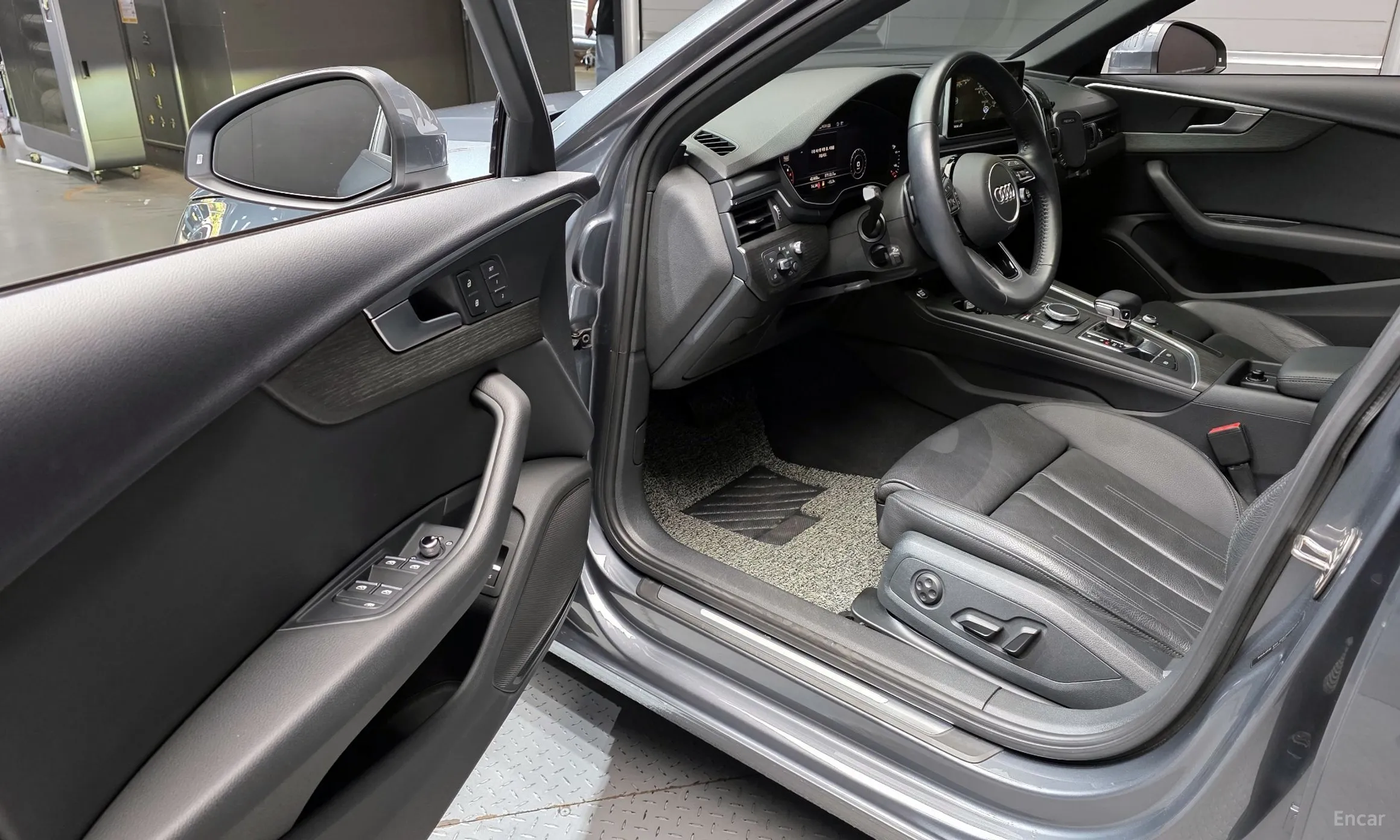 Audi A4 (B9) превью 11