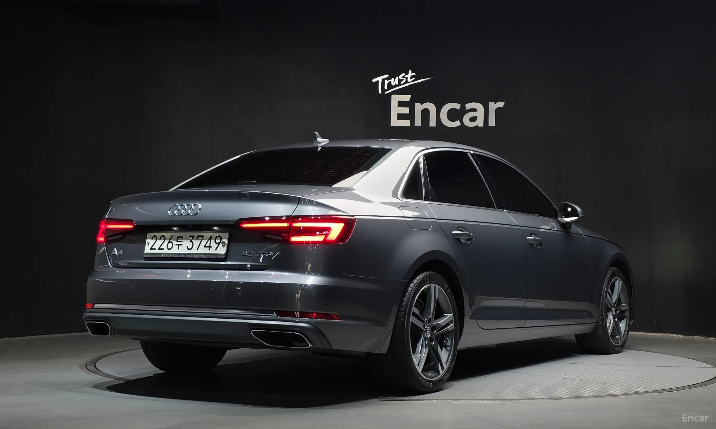Audi A4 (B9)