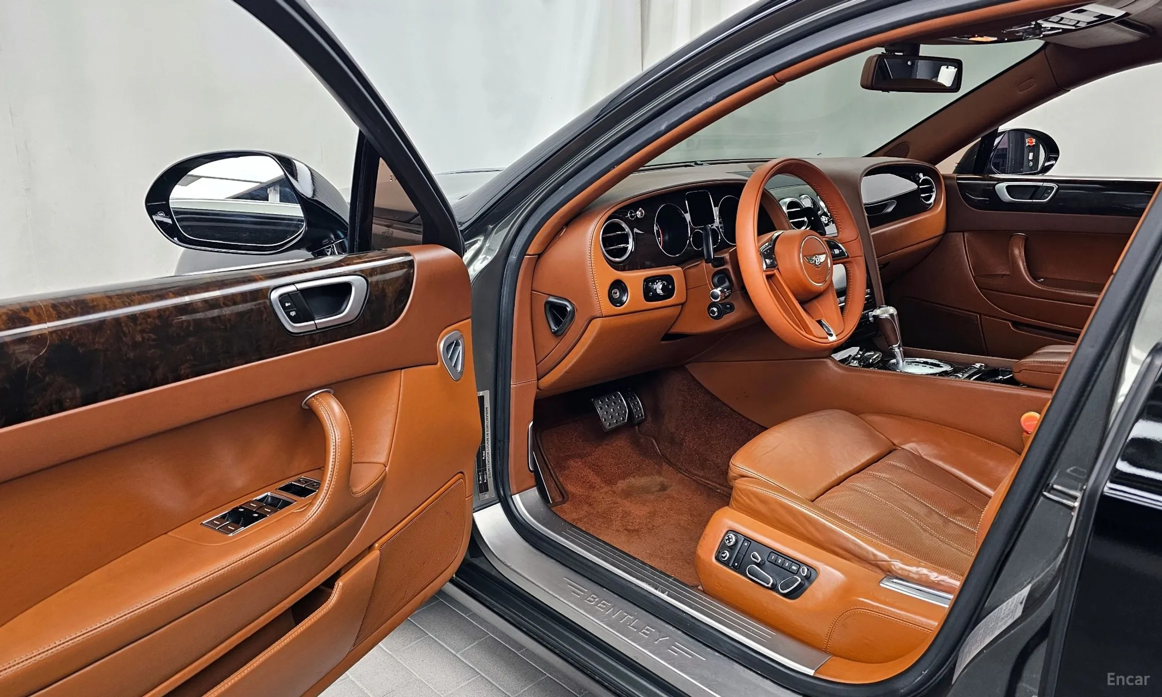 Bentley Flying Spur Gen 1 превью 10