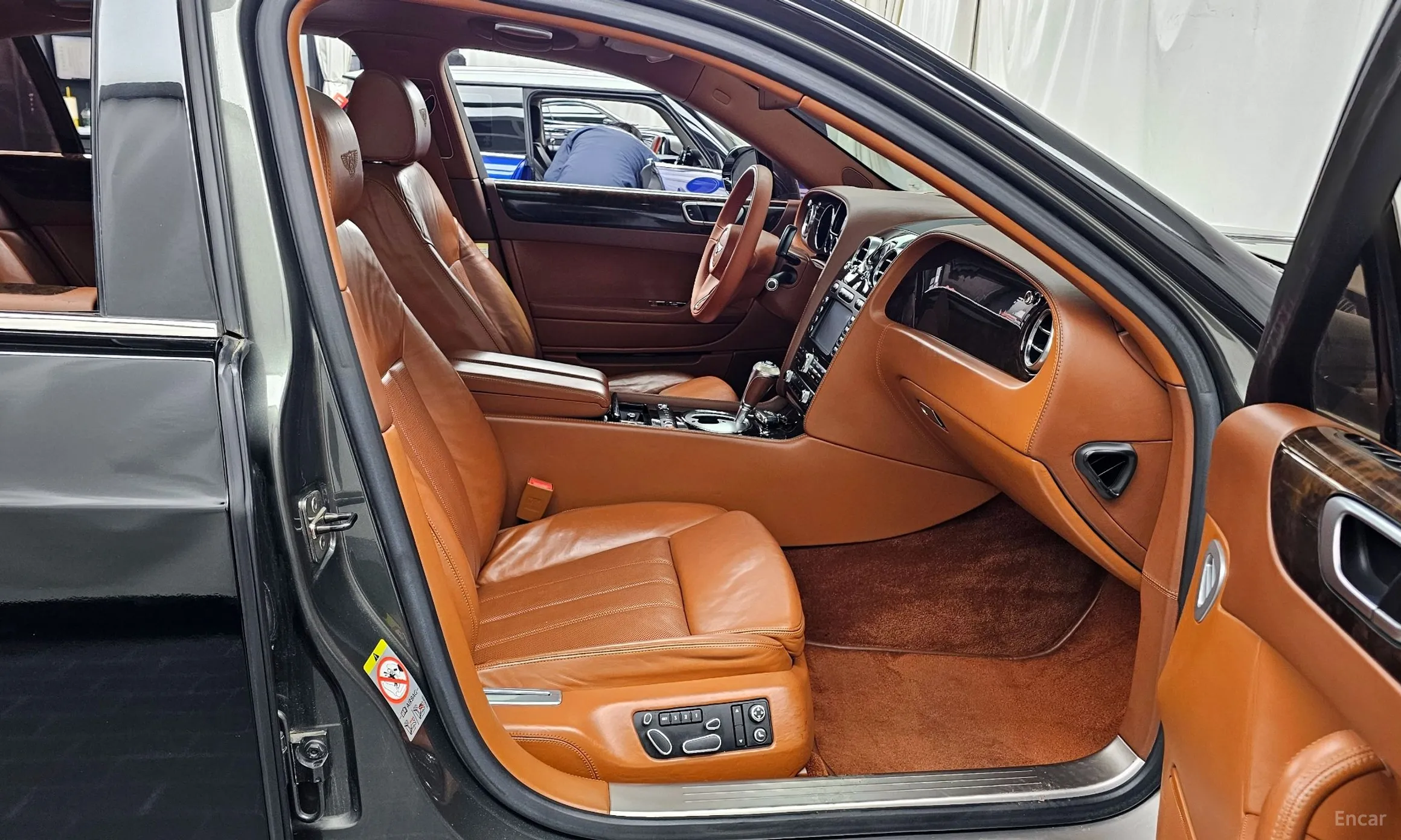 Bentley Flying Spur Gen 1 превью 11