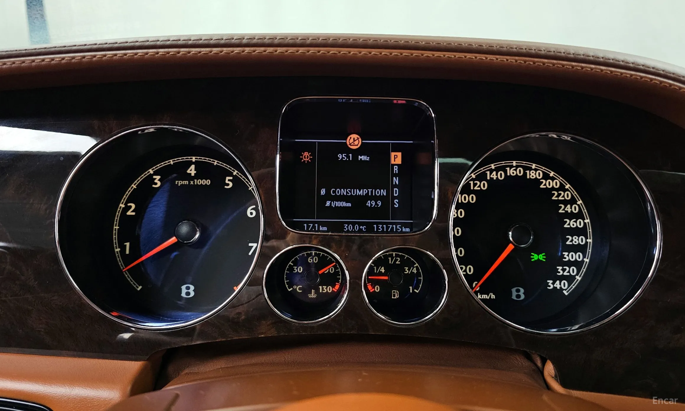 Bentley Flying Spur Gen 1 превью 8