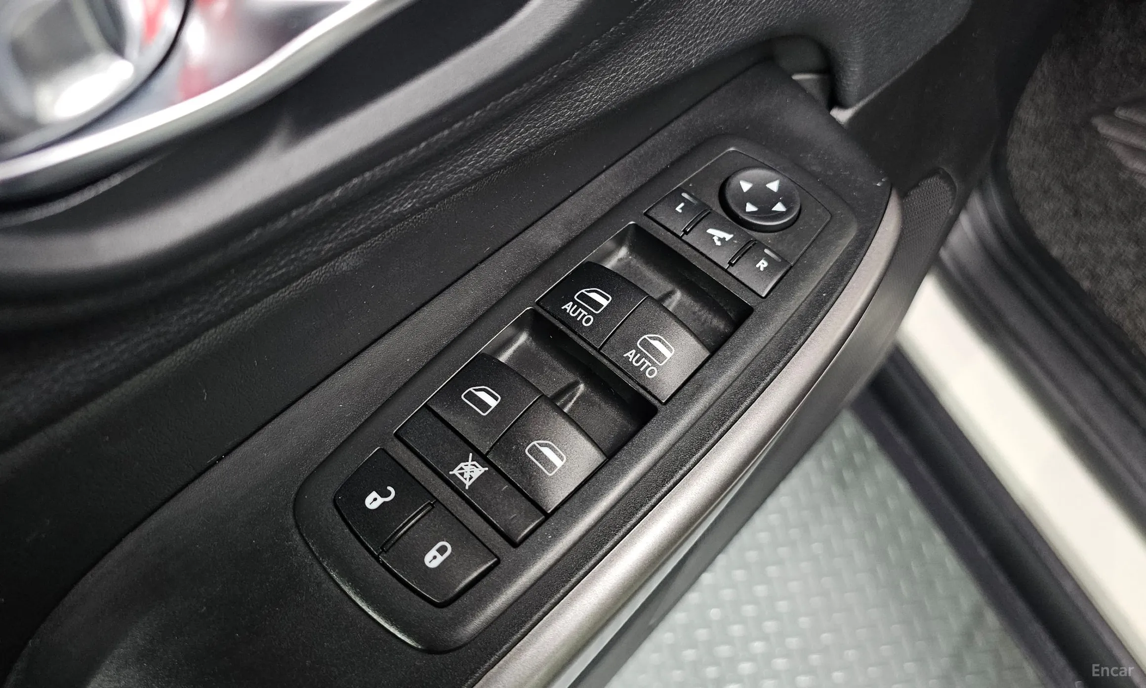 Jeep Cherokee (KL) превью 12