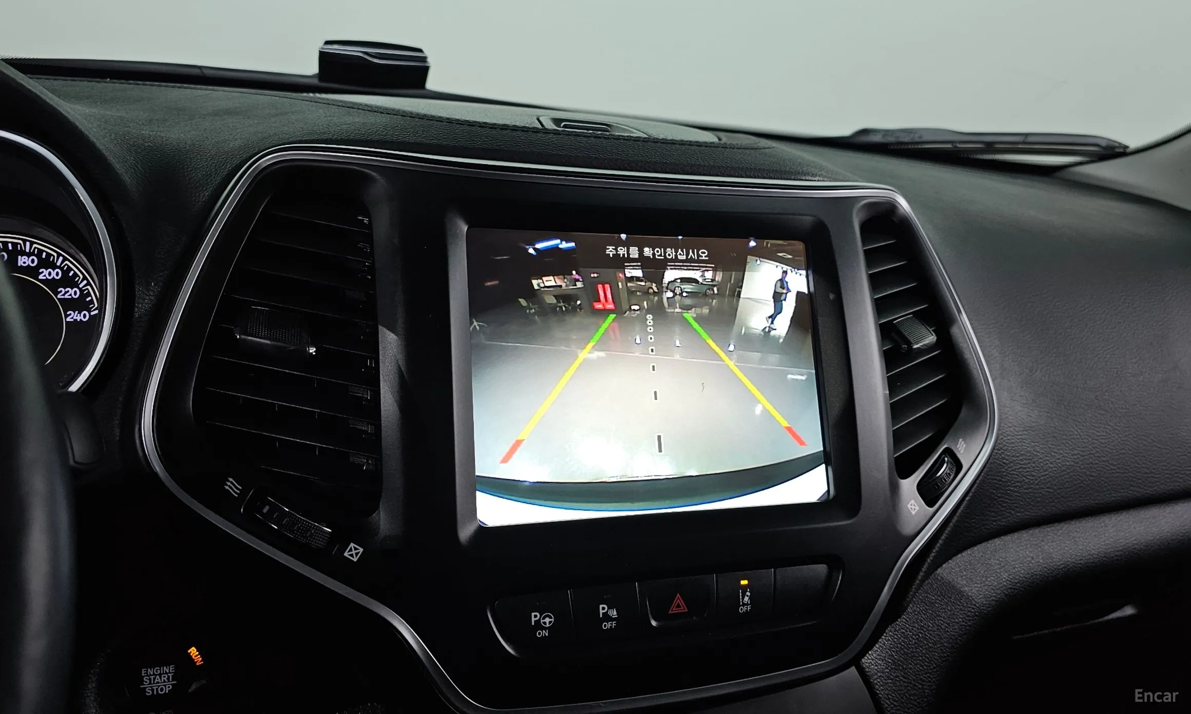 Jeep Cherokee (KL) превью 15