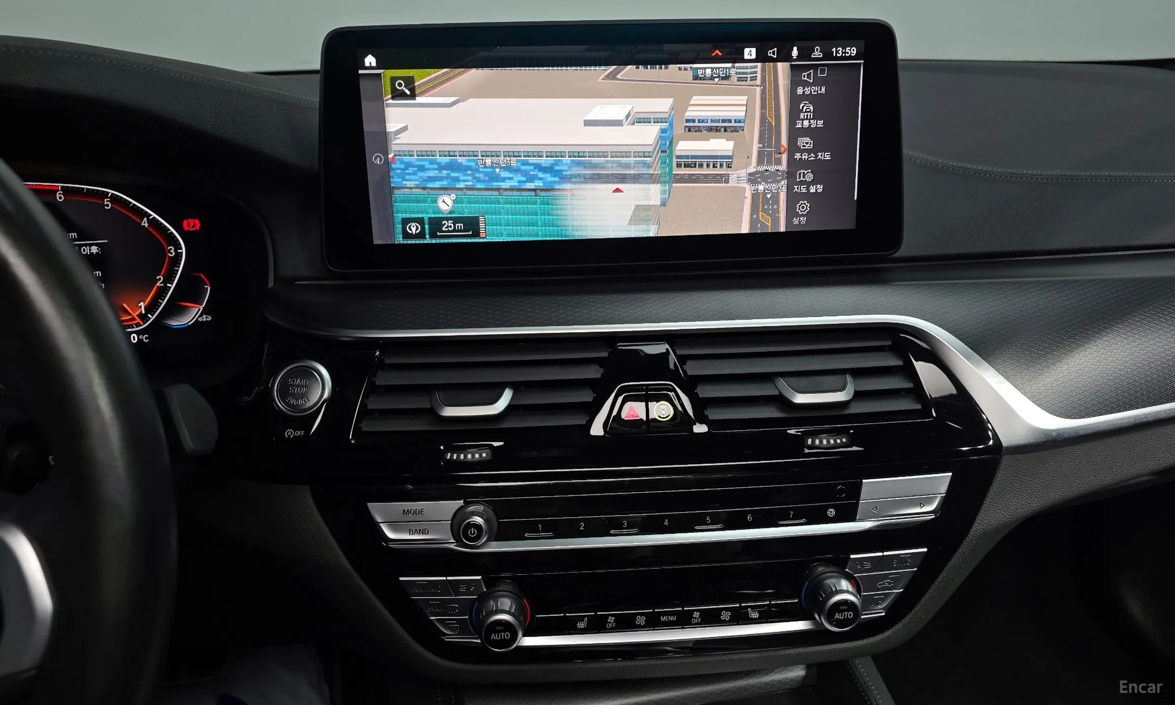 BMW 5 Series (G30) превью 16