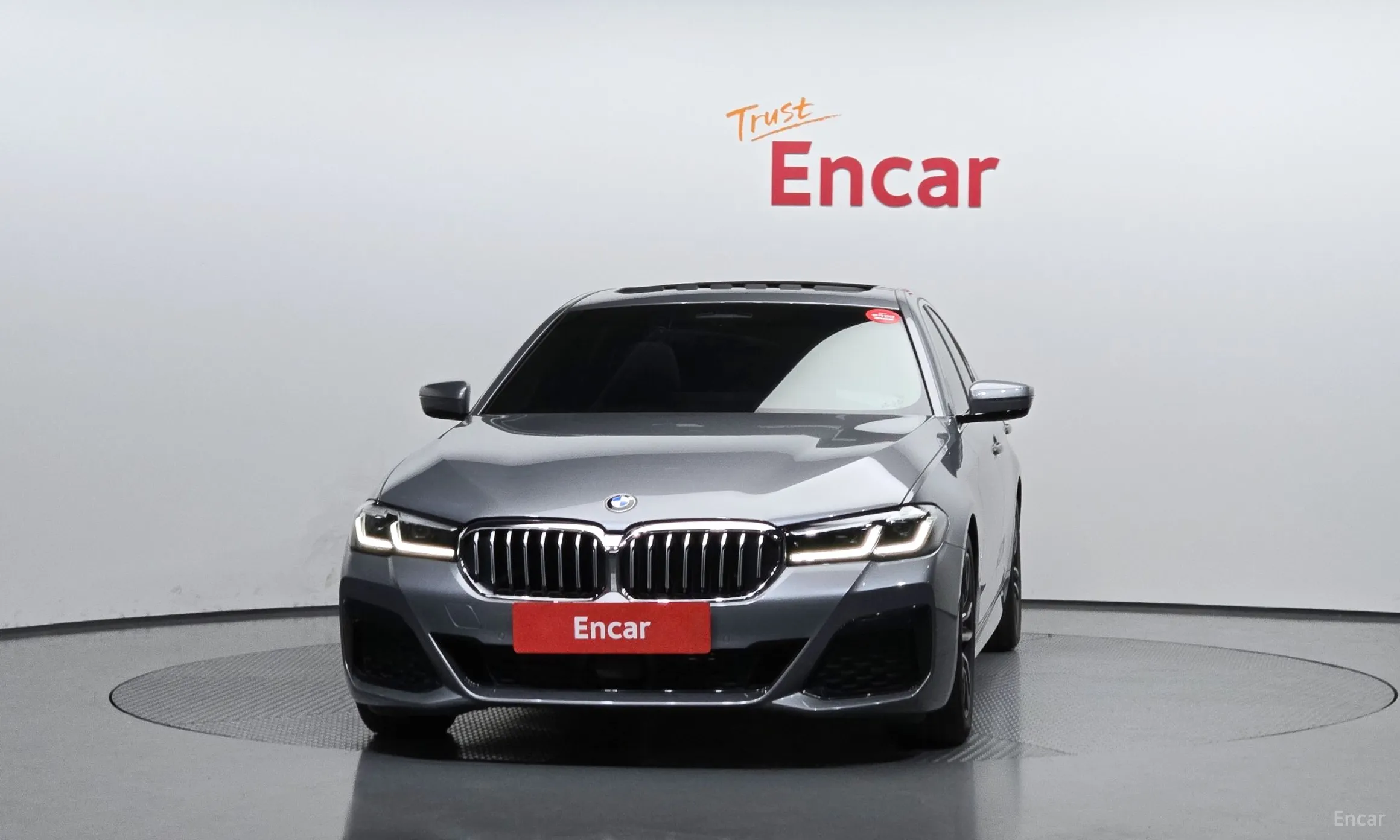 BMW 5 Series (G30) превью 3