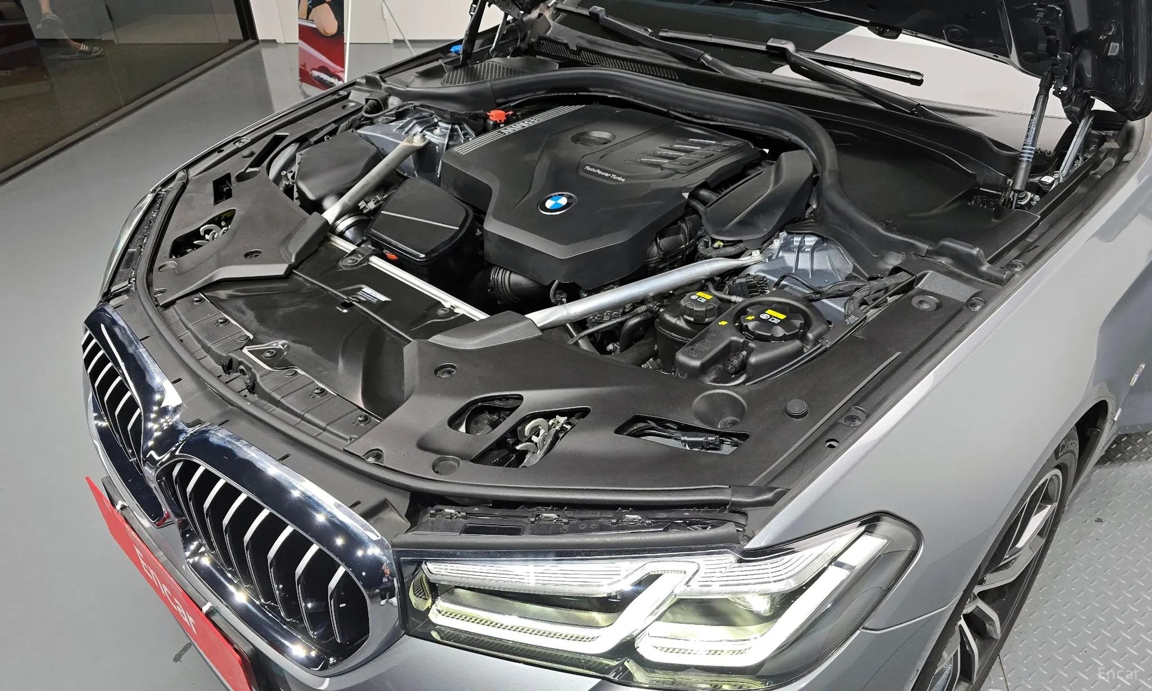 BMW 5 Series (G30) превью 6