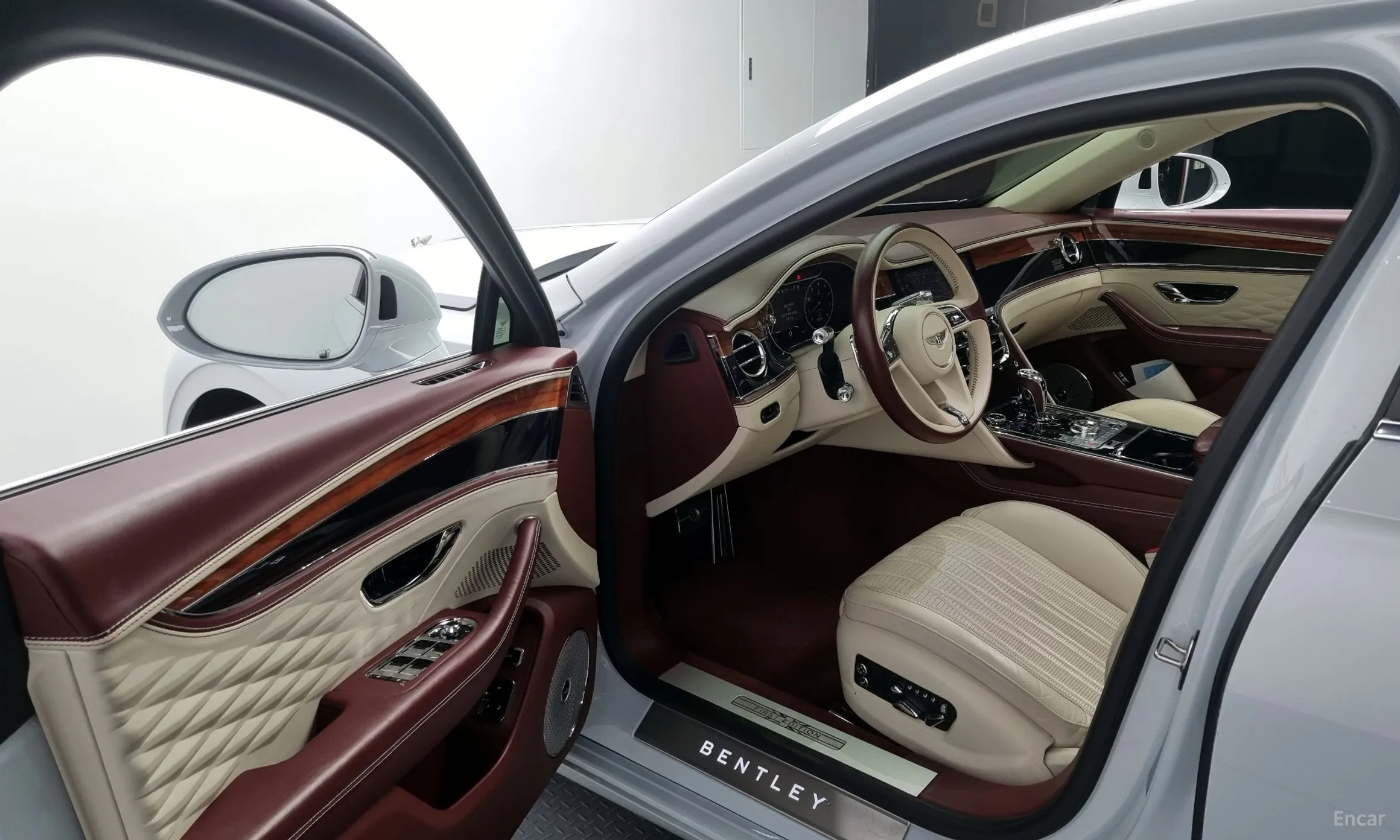Bentley Flying Spur 3rd Generation превью 10