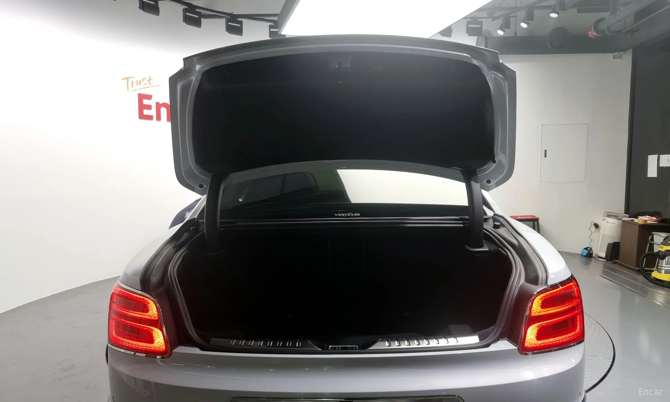Bentley Flying Spur 3rd Generation превью 20
