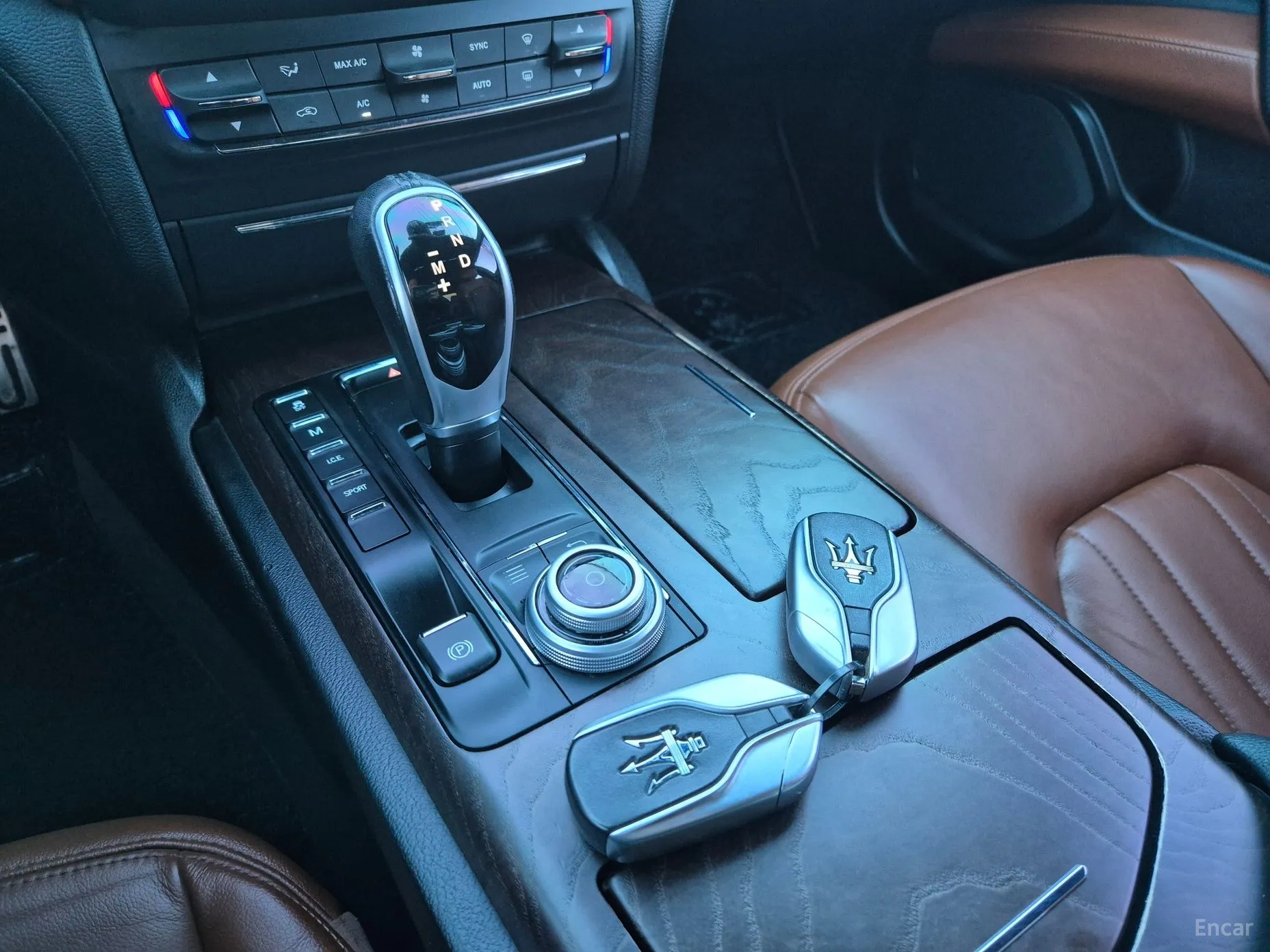 Maserati Ghibli превью 10