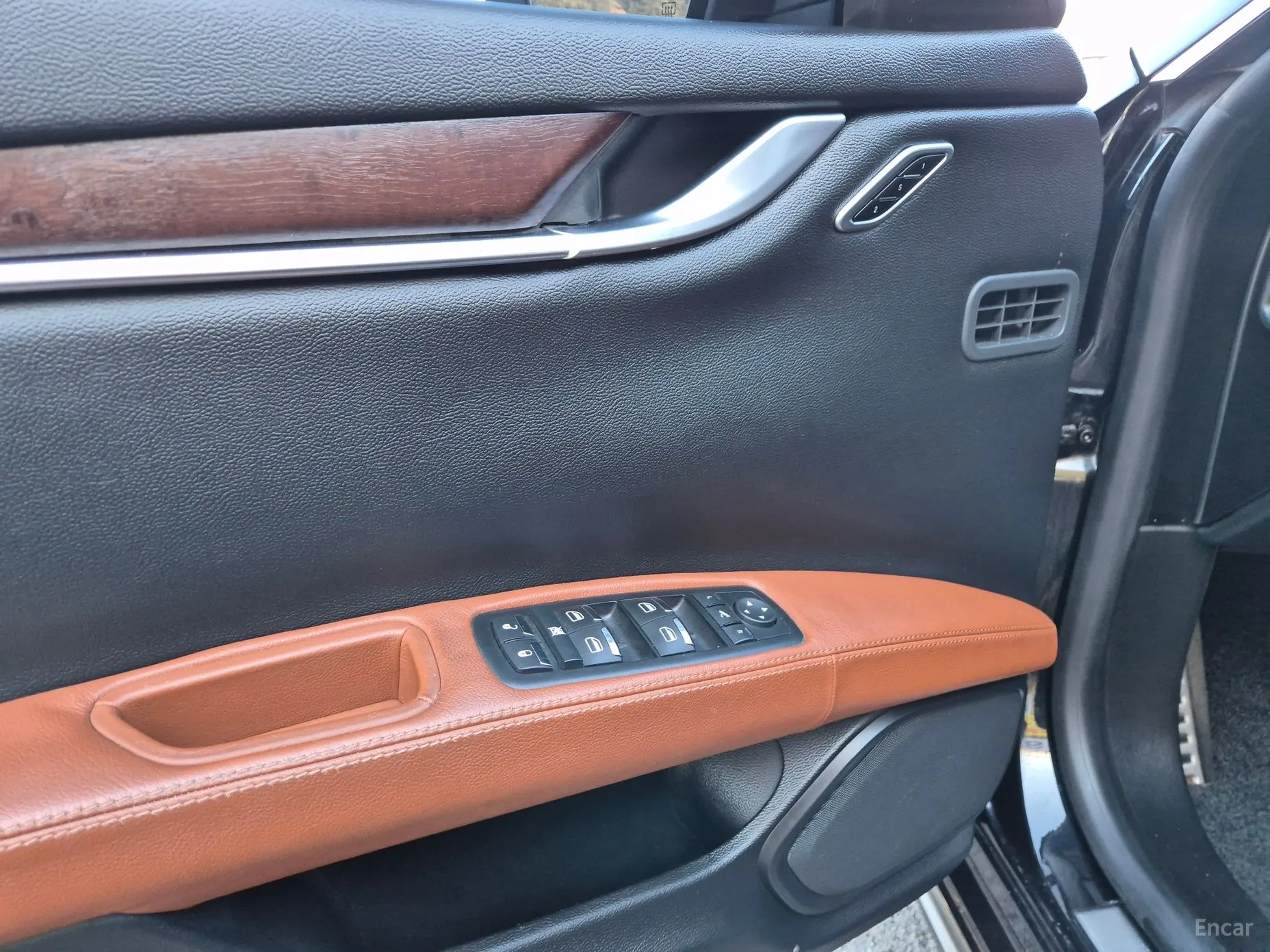 Maserati Ghibli превью 14