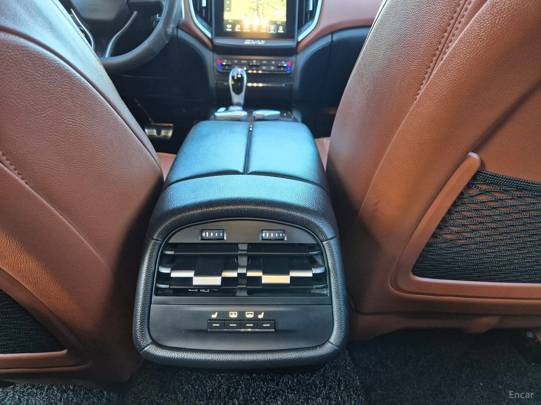 Maserati Ghibli превью 17