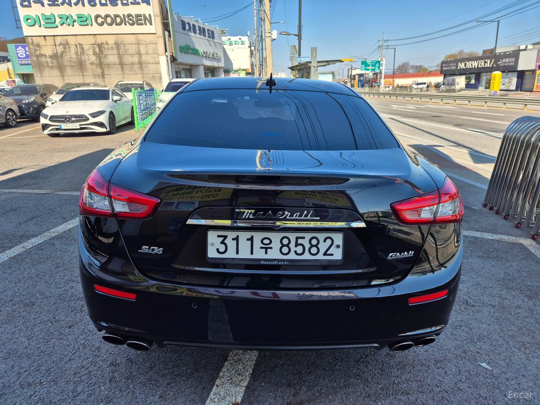 Maserati Ghibli превью 4
