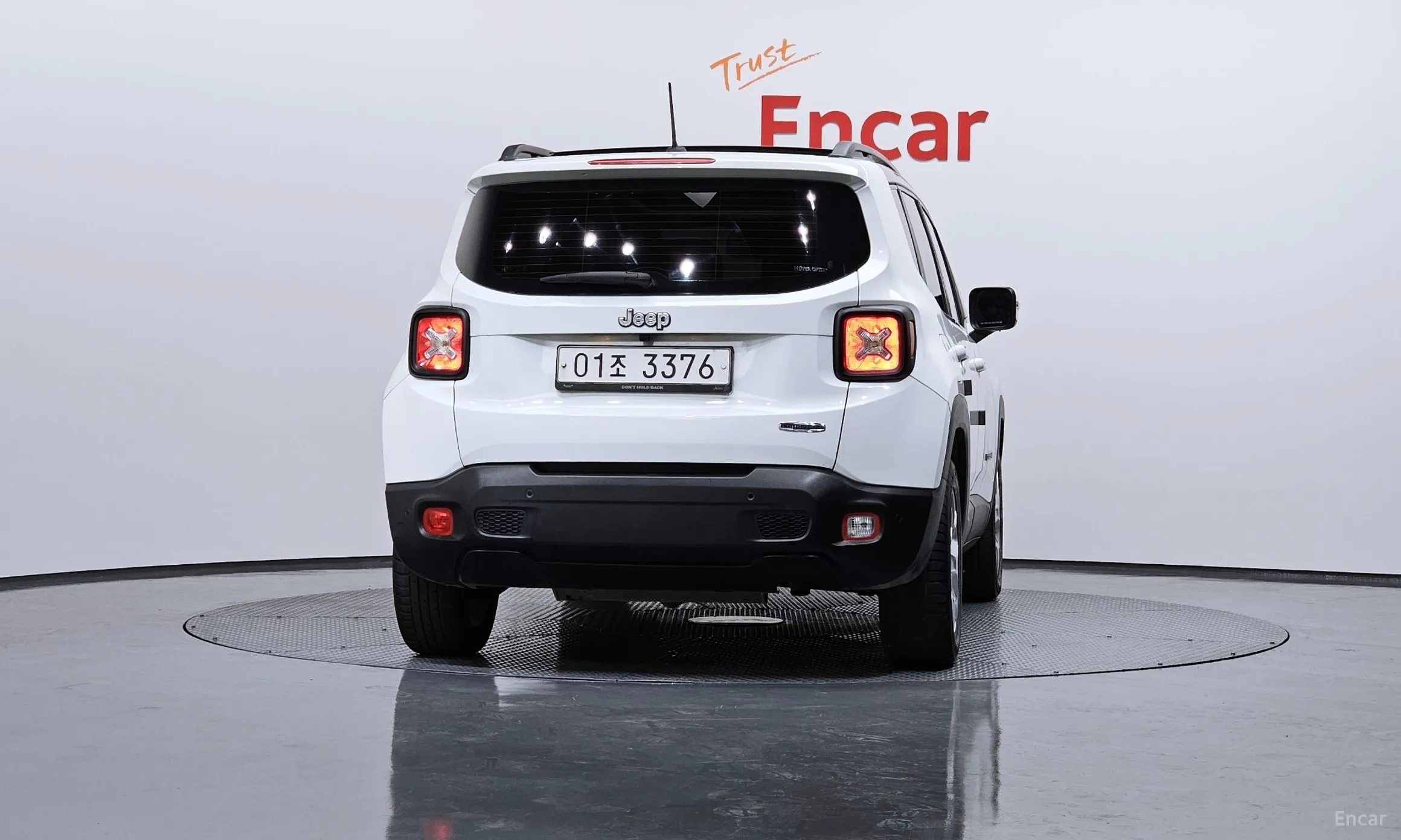 Jeep Renegade превью 4