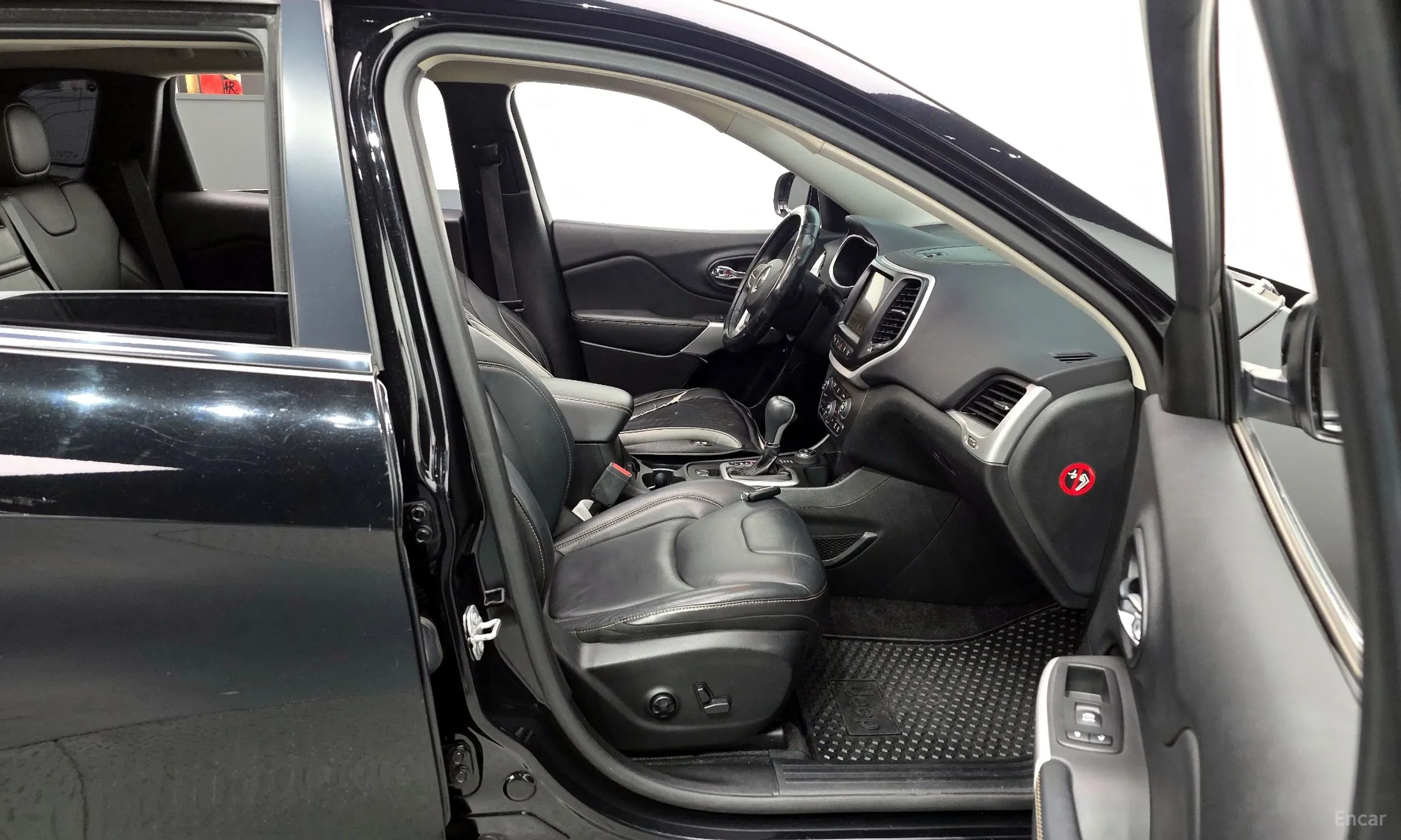 Jeep Cherokee (KL) превью 11