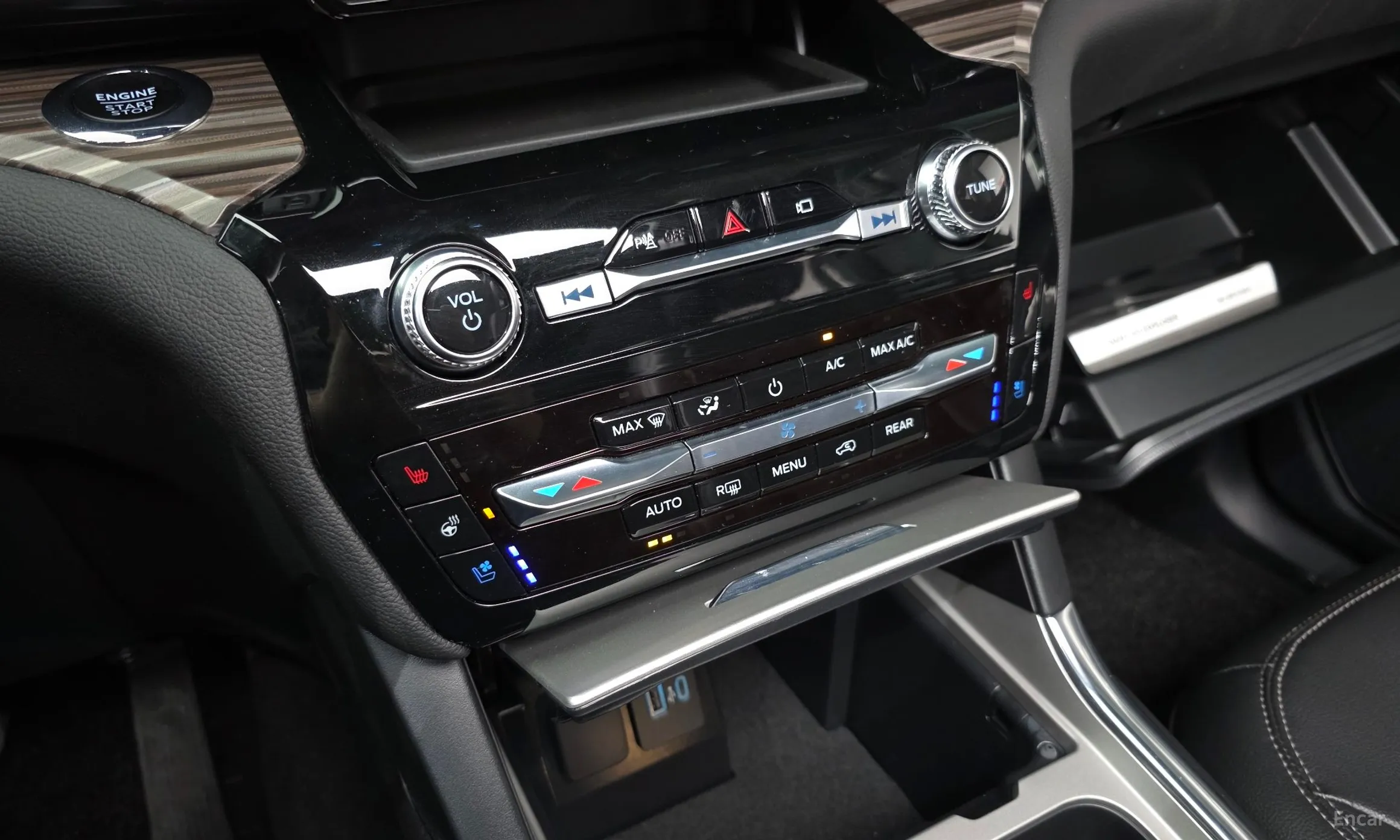 Ford Explorer 6th Generation превью 17
