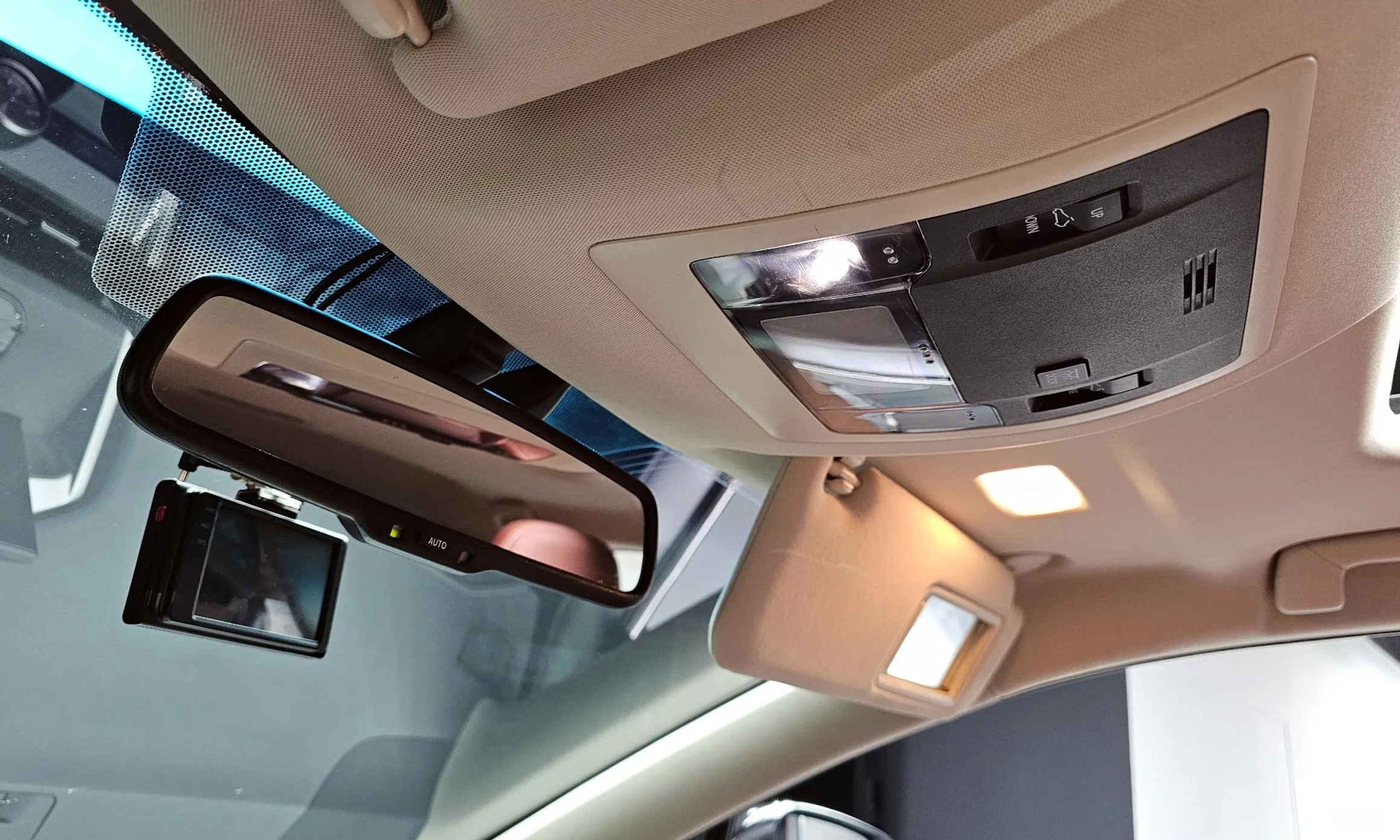 Lexus NX300h превью 19