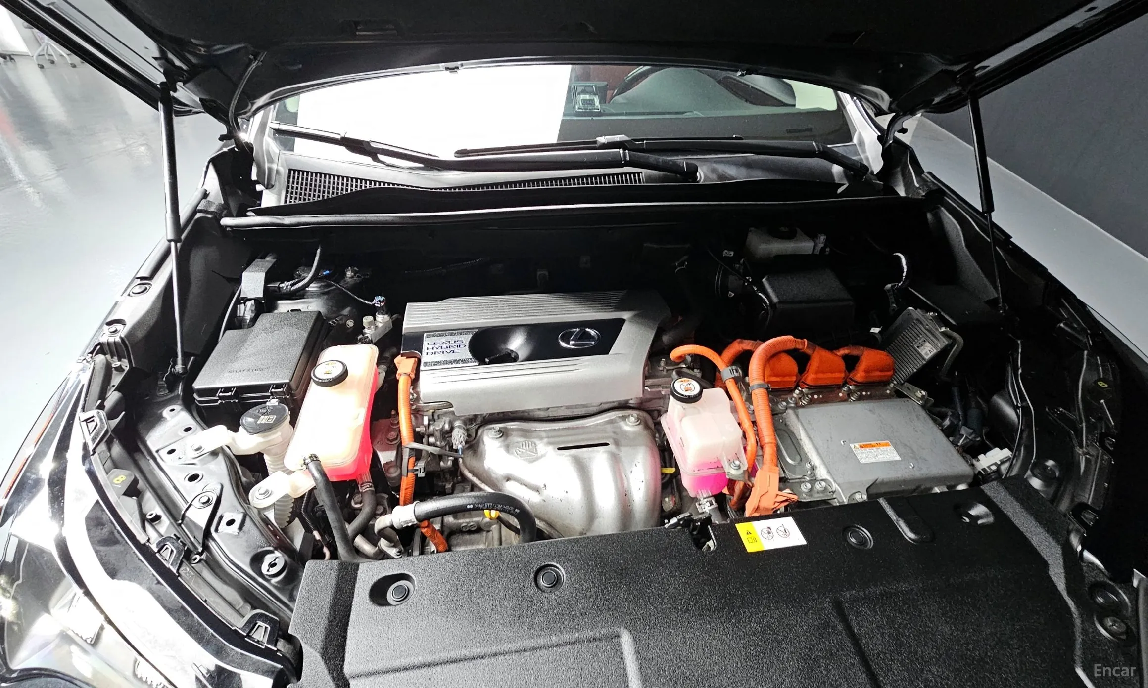 Lexus NX300h превью 6