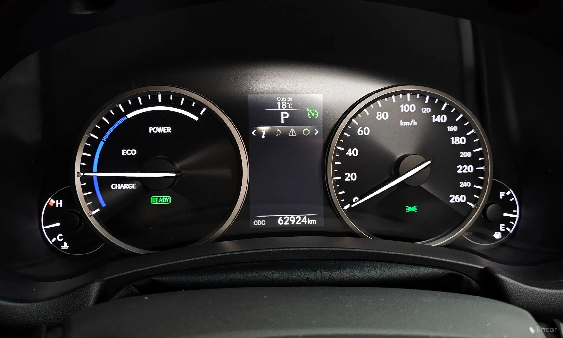 Lexus NX300h превью 8