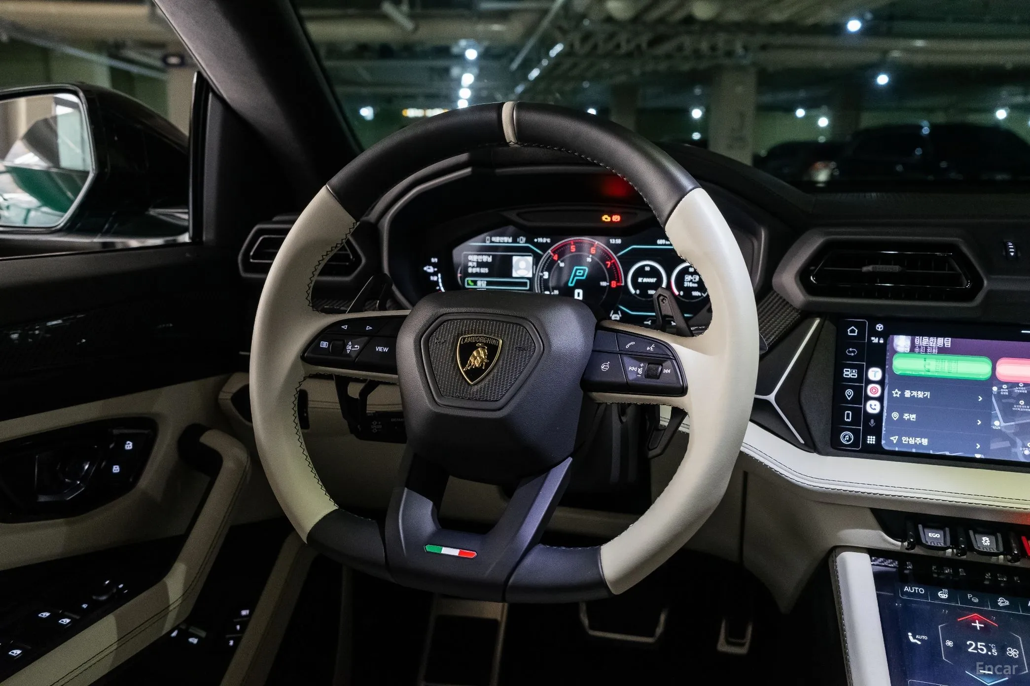 Lamborghini Urus превью 9