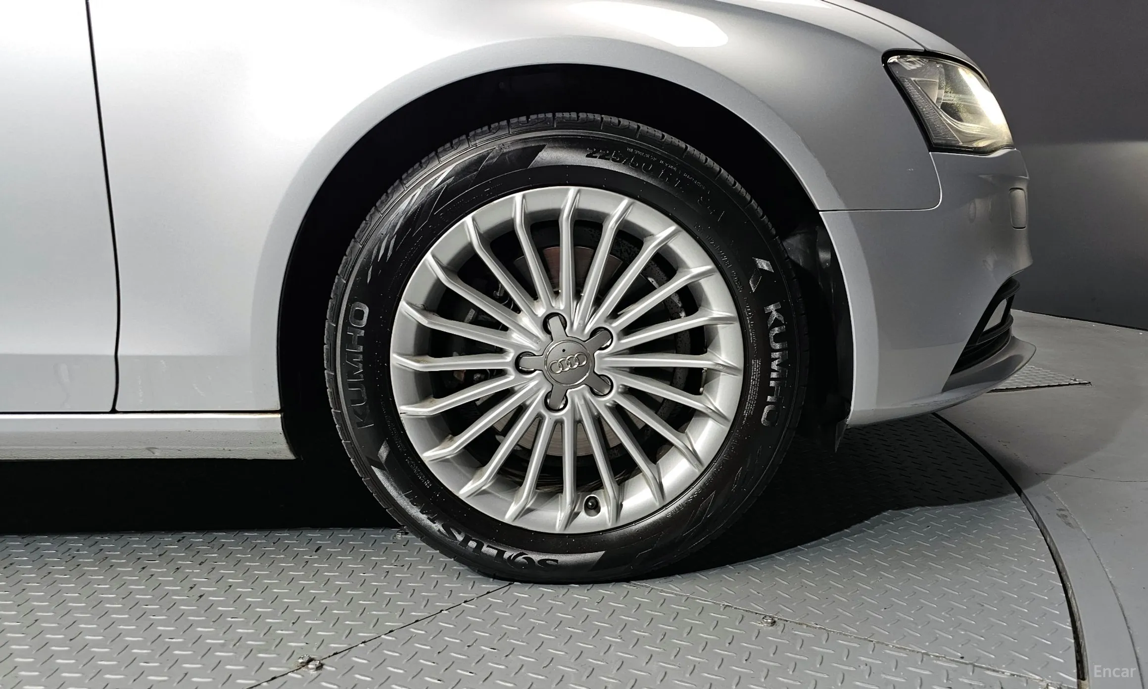 Audi New A4 превью 5