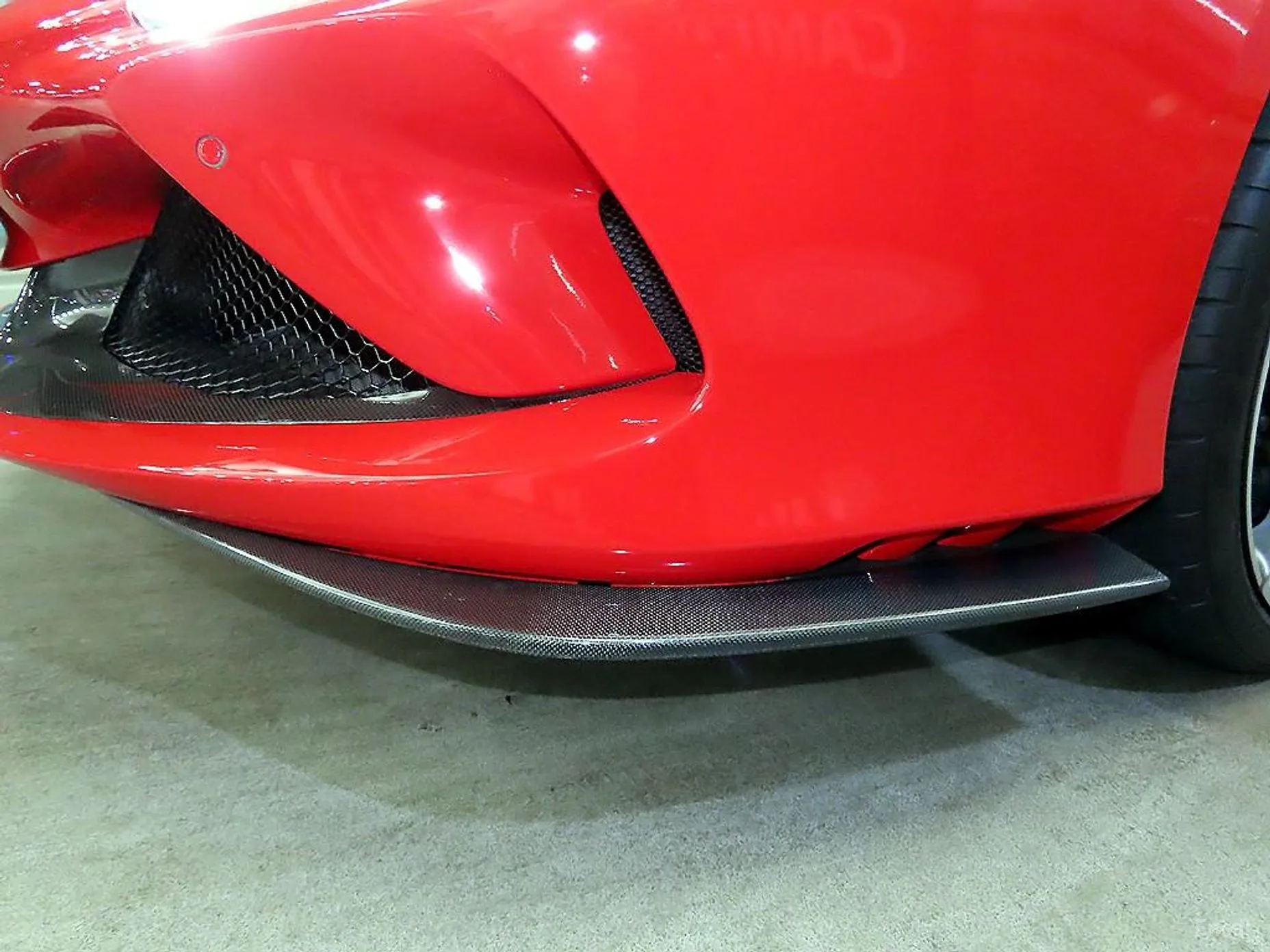 Ferrari F8 Tributo превью 14