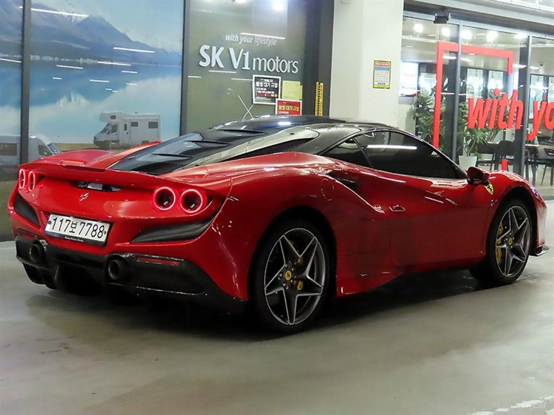 Ferrari F8 Tributo превью 4